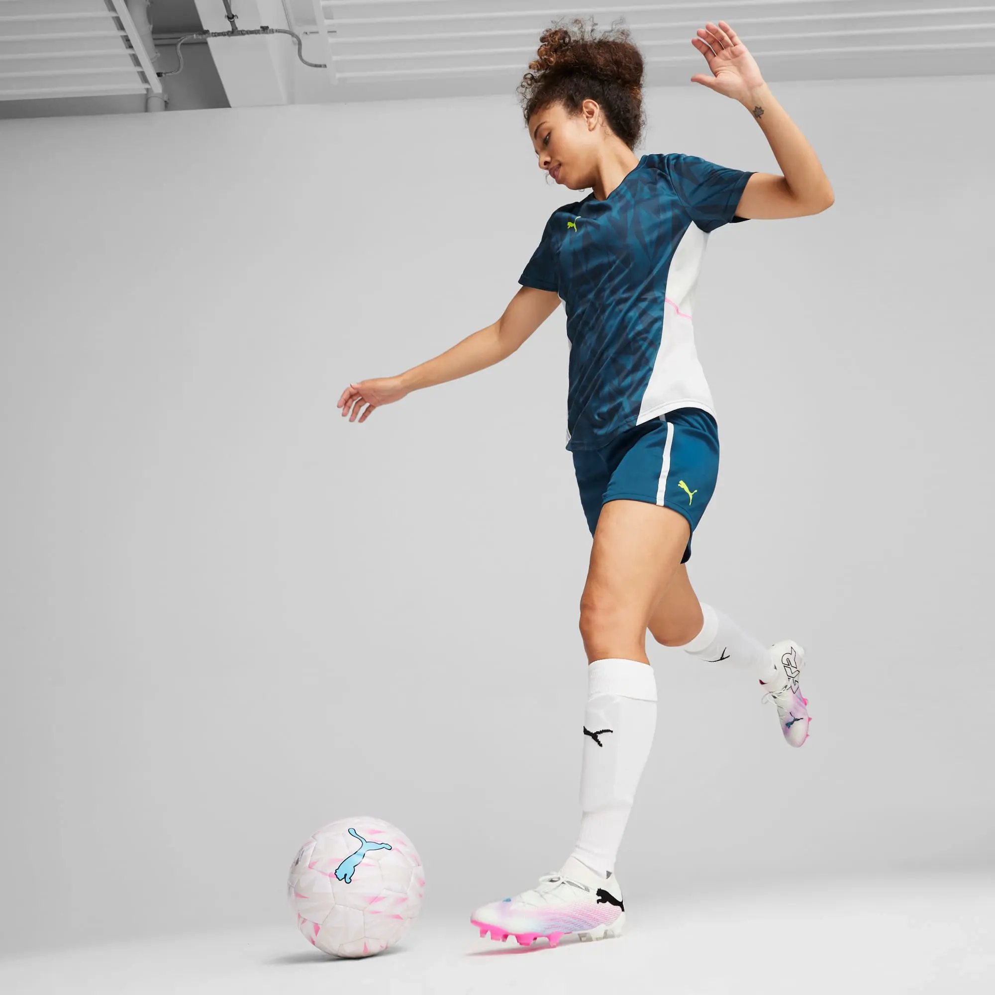 Puma - WOMAN Future 7 Ultimate FG/AG Phenomenal Pack