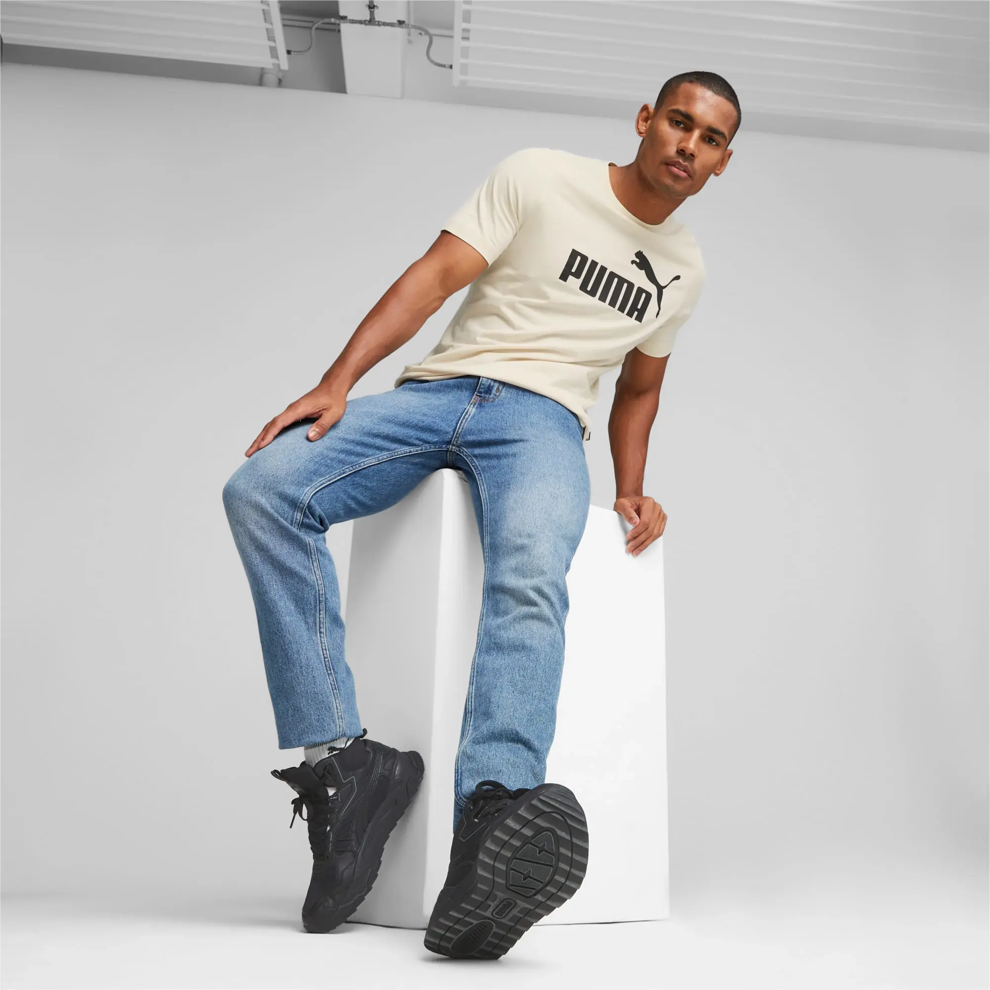 Puma Ess Logo Tee (S) T-Shirt Mens - White