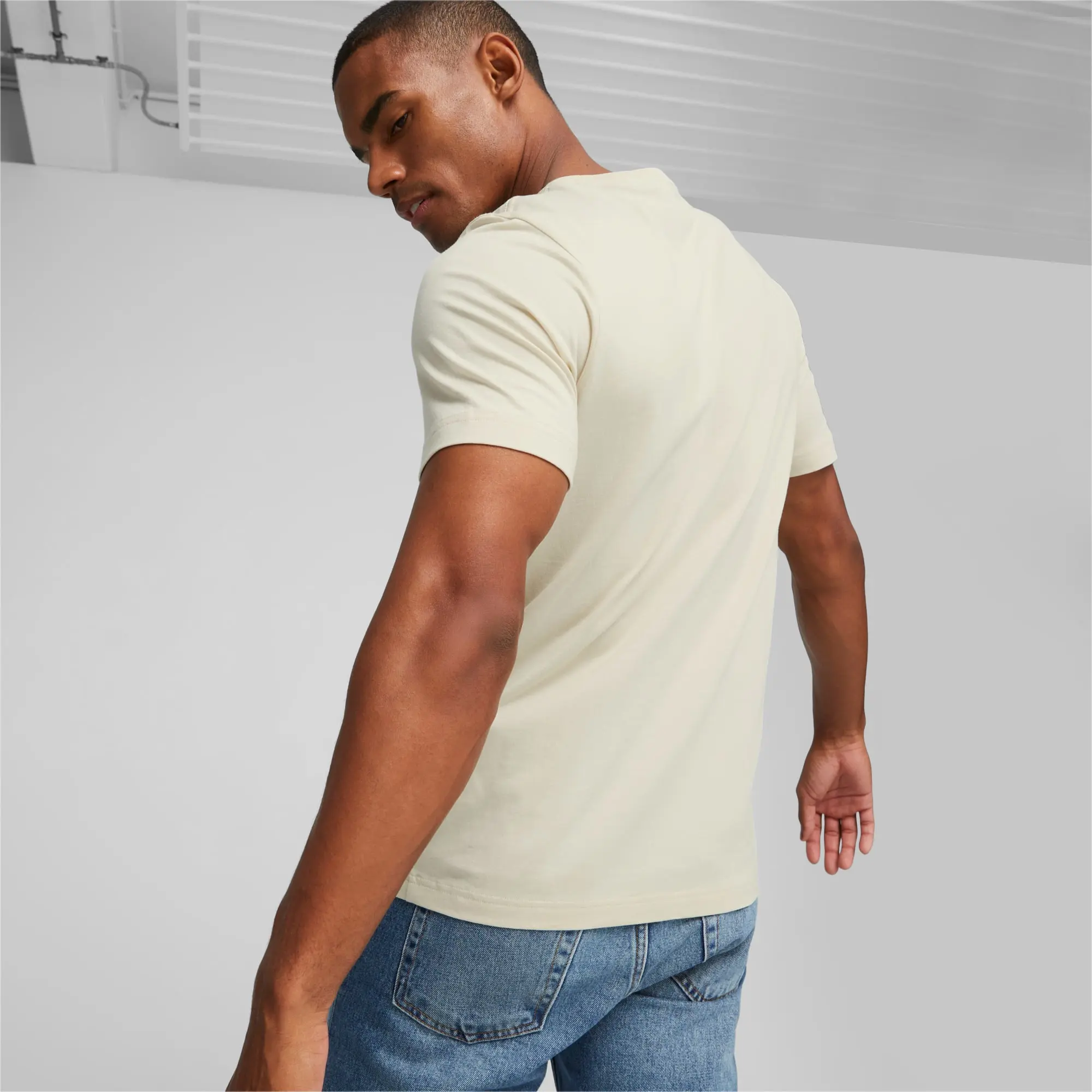 Puma Ess Logo Tee (S) T-Shirt Mens - White