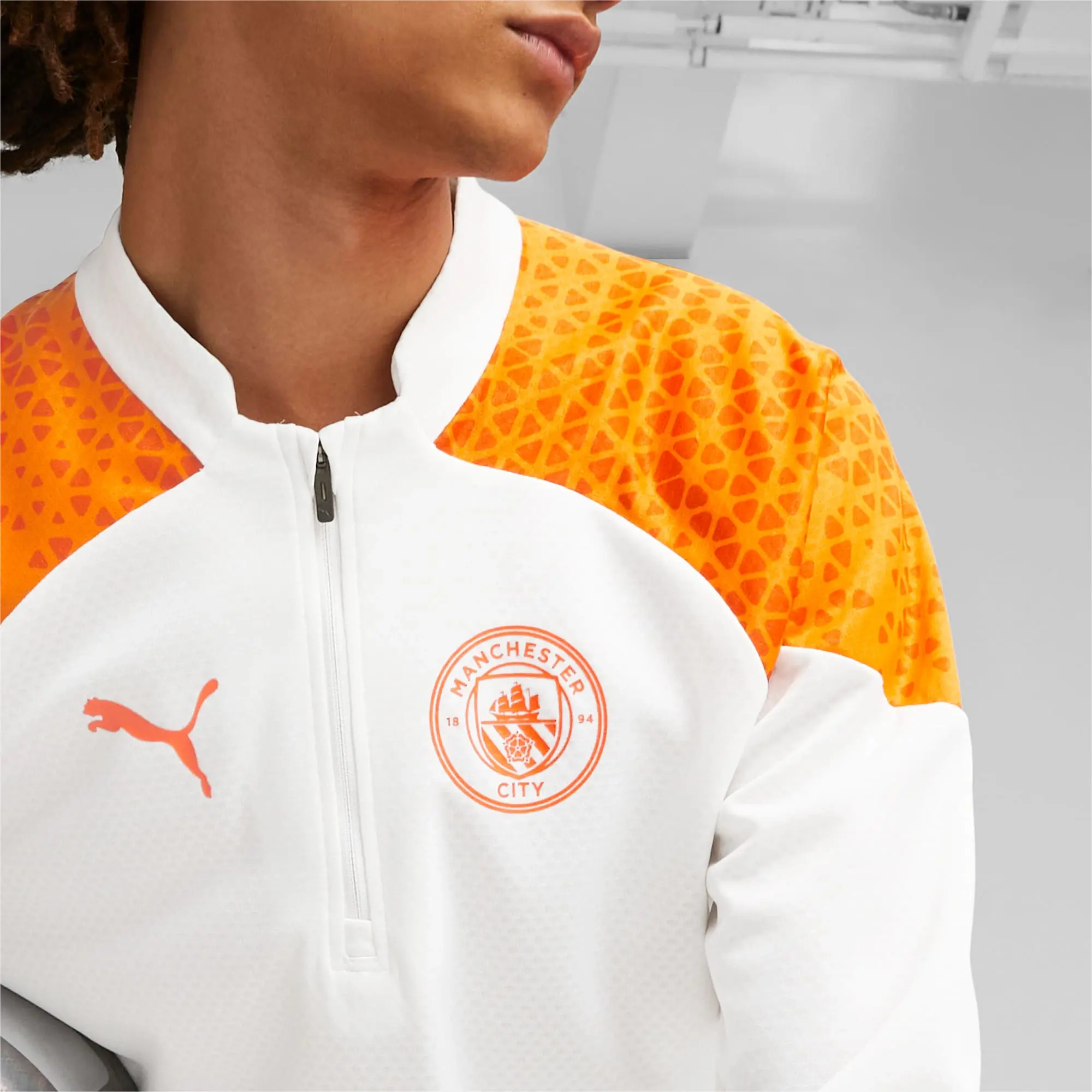 Man City Training Half Zip Top (Marble) 2023-2024 Men's White Size: Small Manchester City Made By: Puma