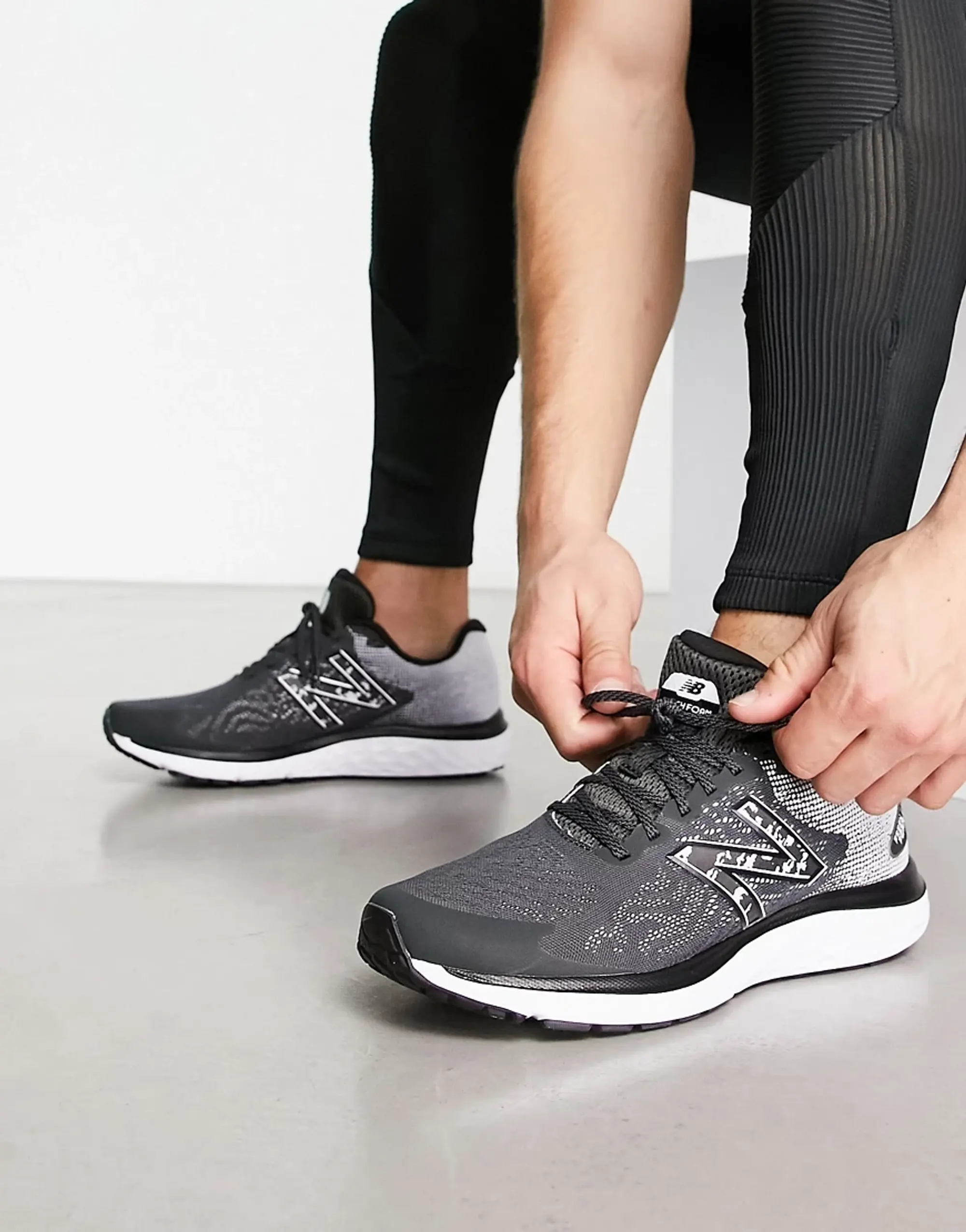 New Balance 680v7 Running Shoes