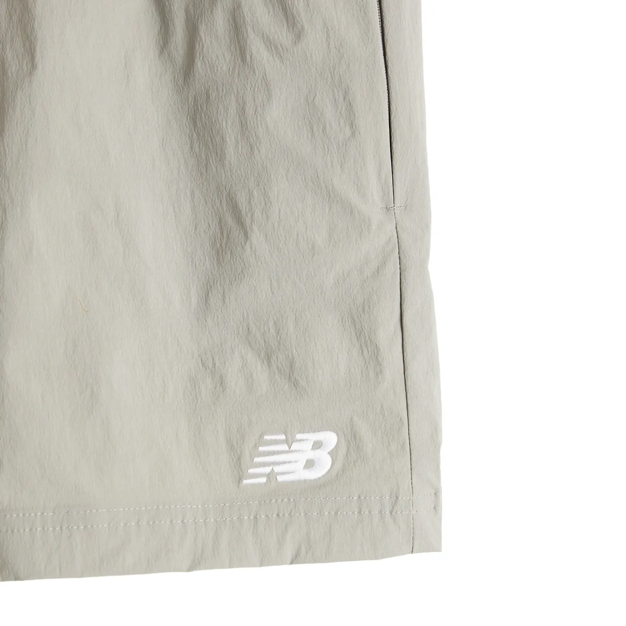New Balance Men's Athletics Stretch Woven Short 5 in Beige Polywoven