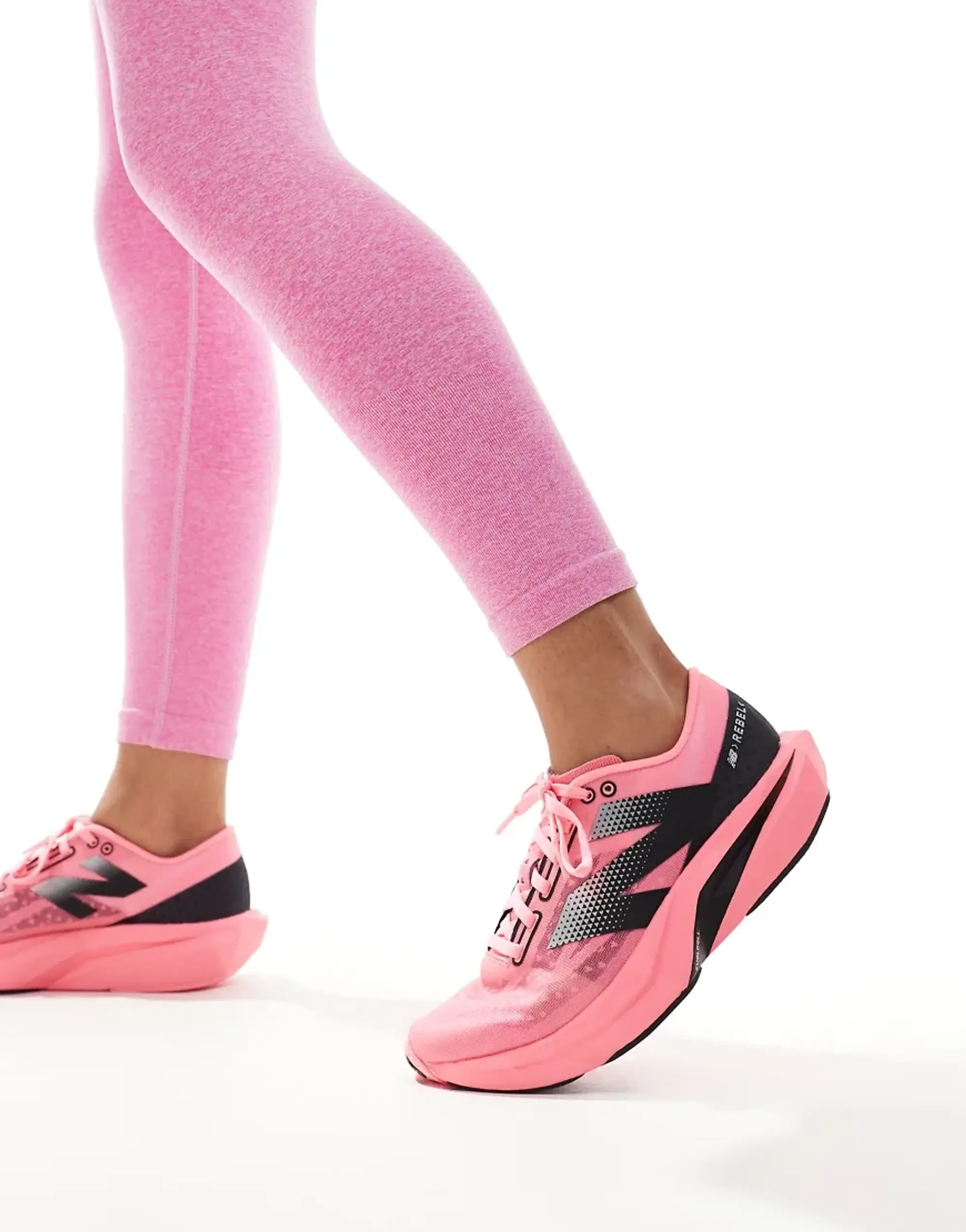 New Balance fuelcell rebel v4 trainers in pink