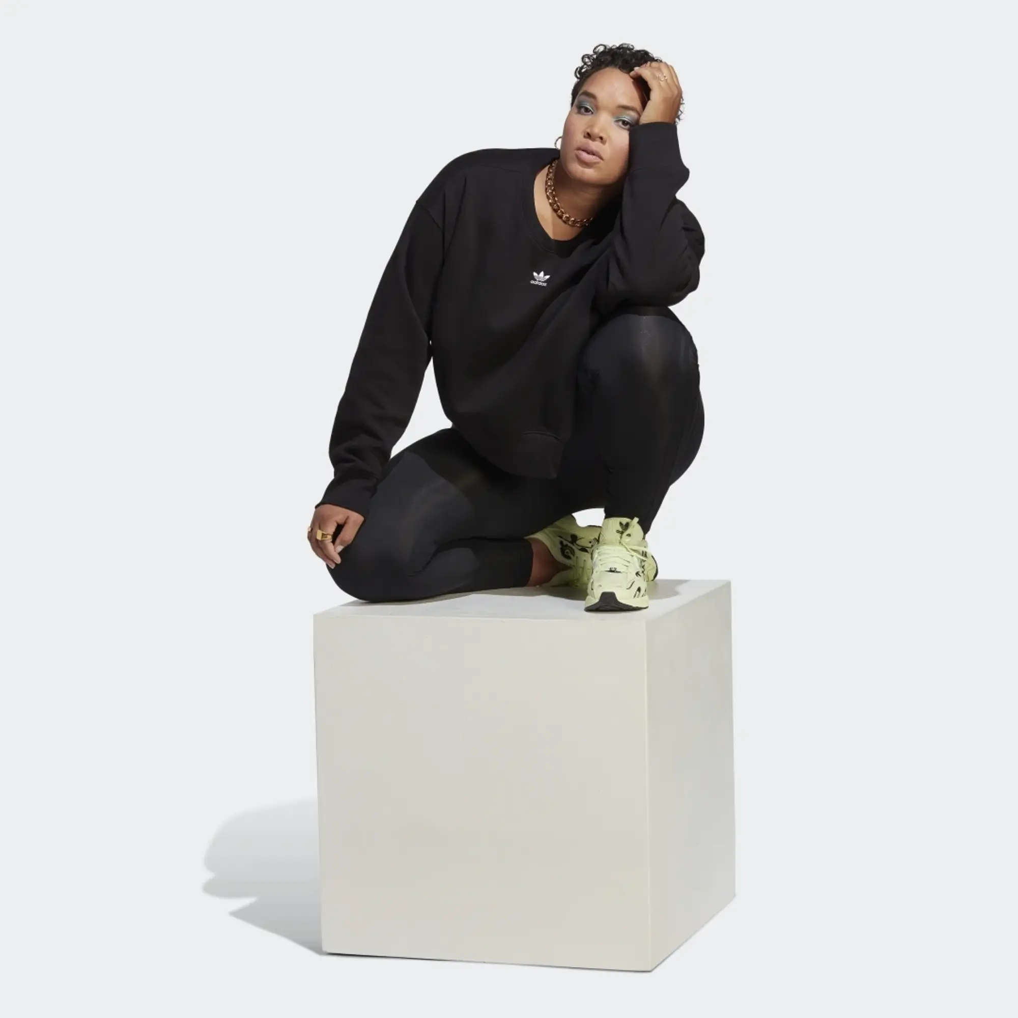 adidas Adicolor Essentials Crew Sweatshirt (Plus Size)