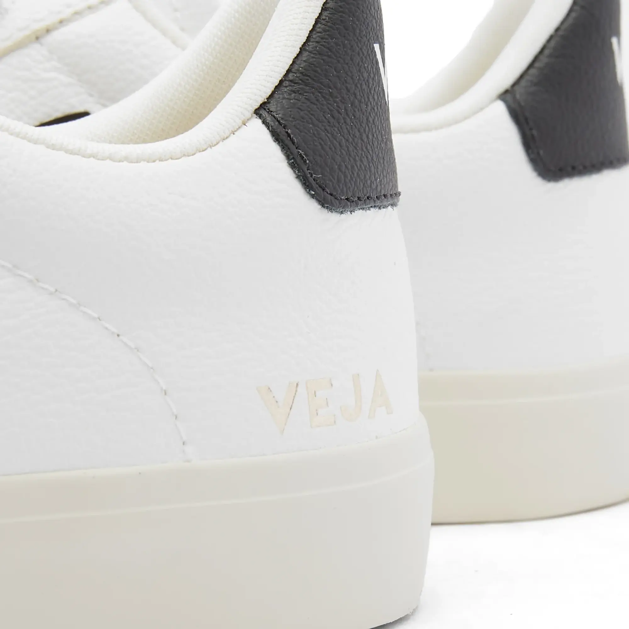 Veja Women's Recife Chrome Free Leather Trainers