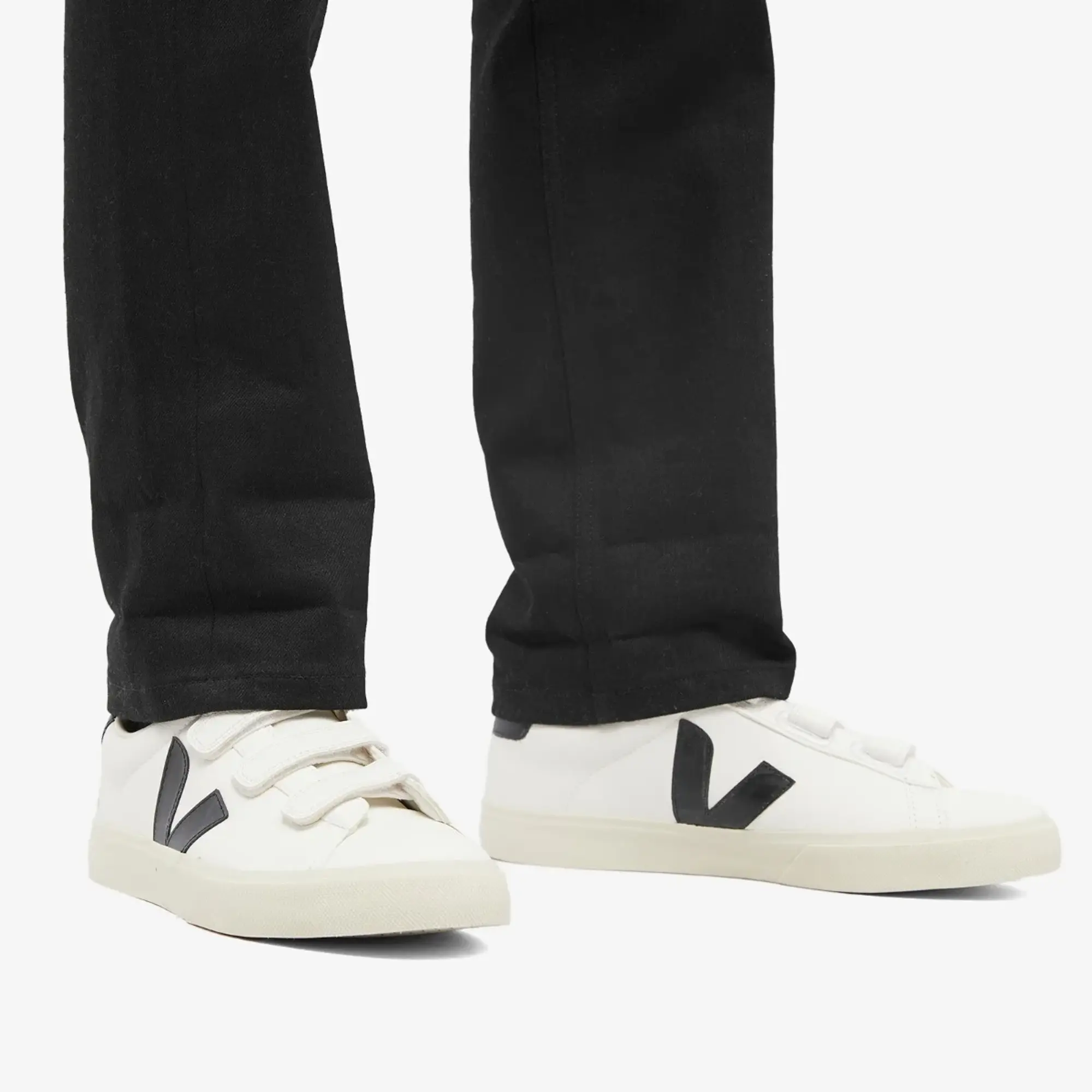 Veja Women's Recife Chrome Free Leather Trainers