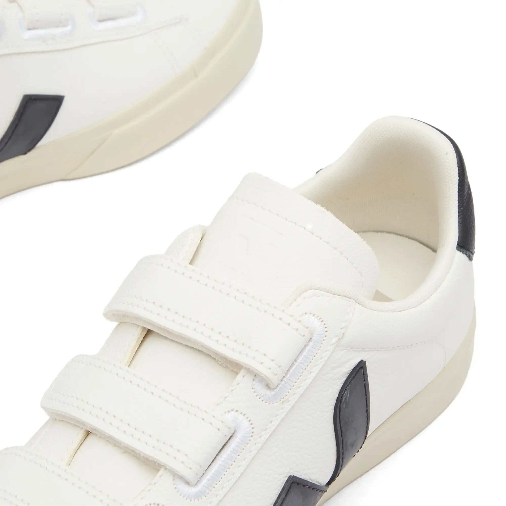 Veja Women's Recife Chrome Free Leather Trainers