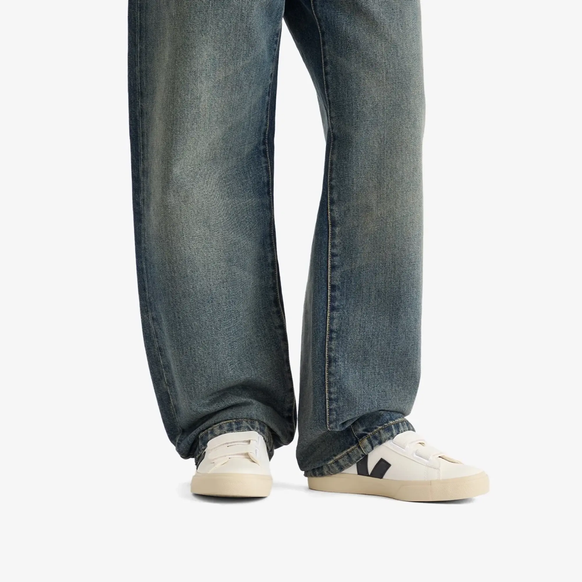 Veja Women's Recife Chrome Free Leather Trainers