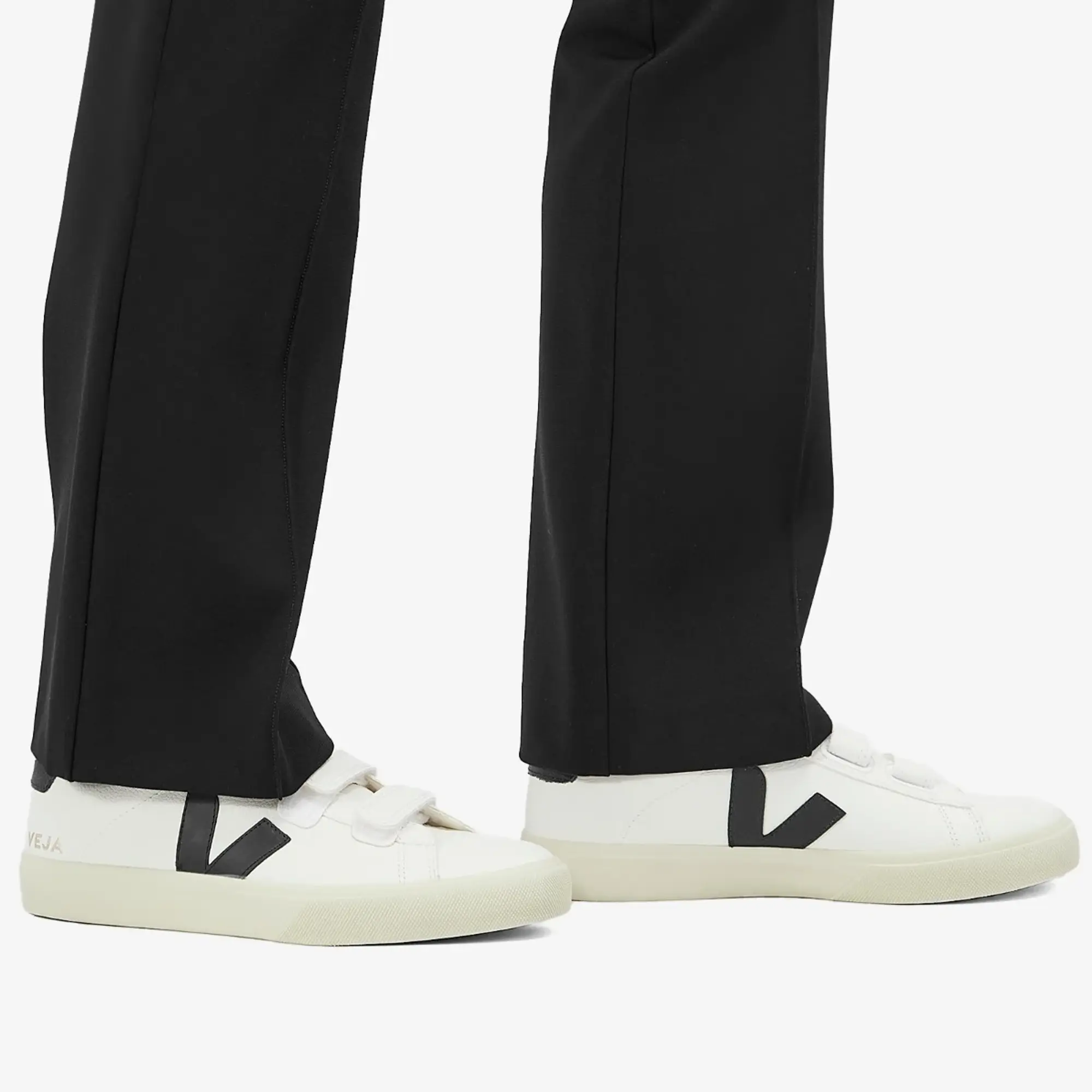 Veja Women's Recife Chrome Free Leather Trainers