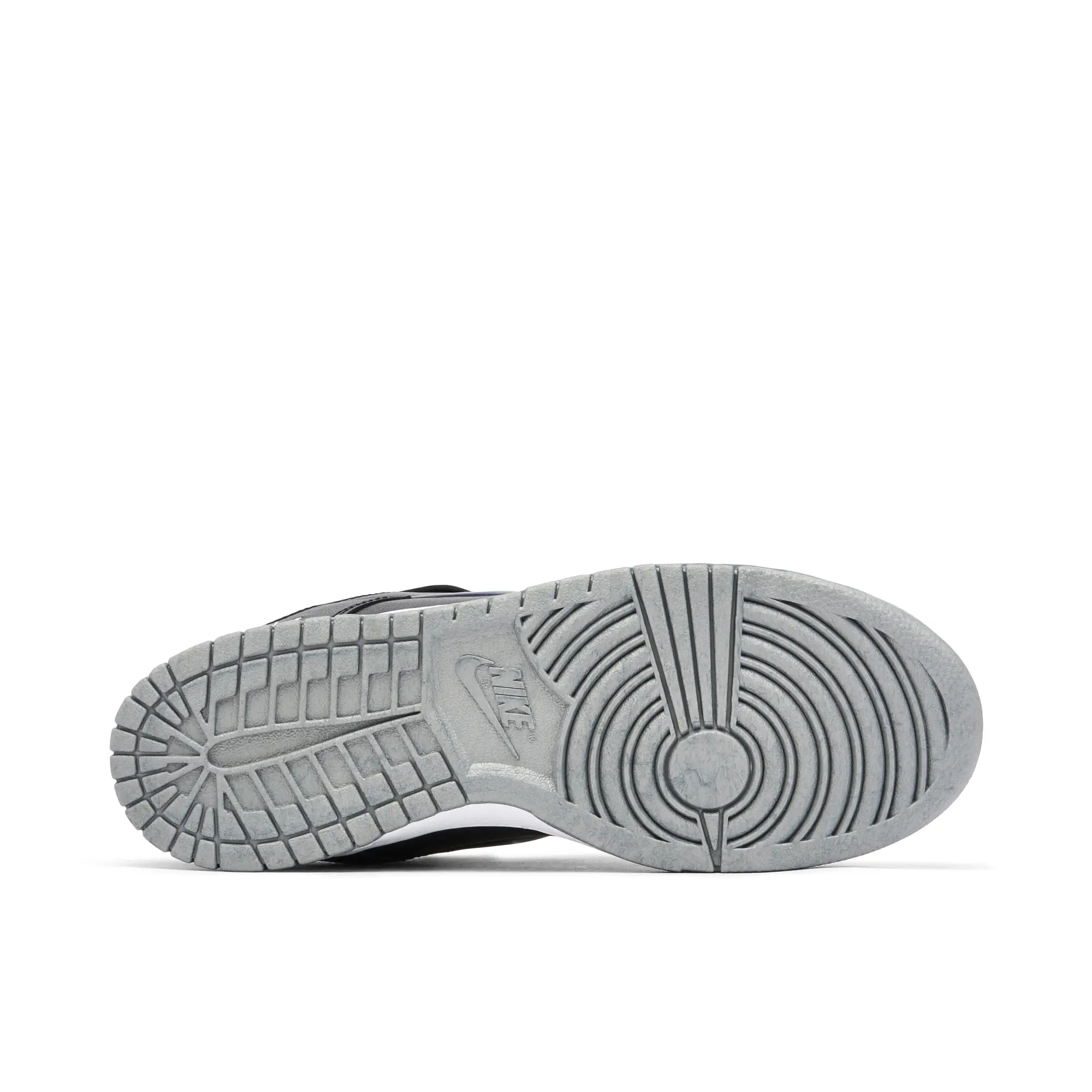Nike Supreme x Nike SB Dunk Low Metallic Silver