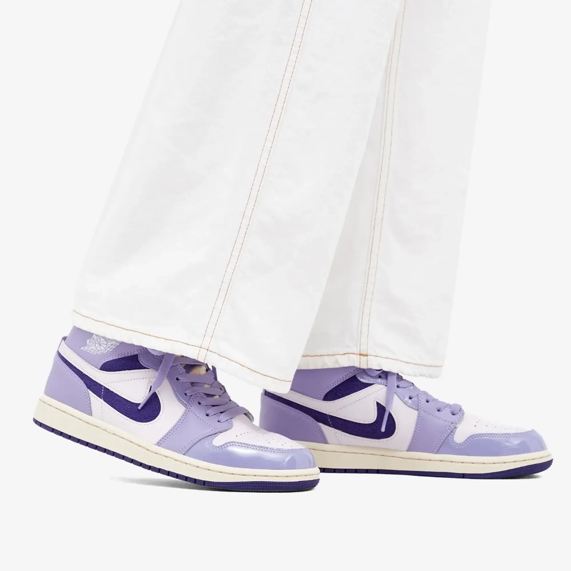 Nike Jordan Womens Air Jordan 1 Mid SE