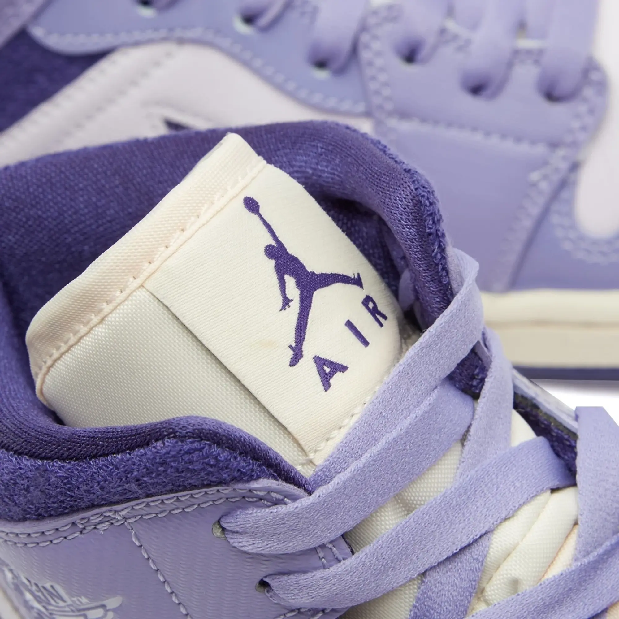 Nike Jordan Womens Air Jordan 1 Mid SE
