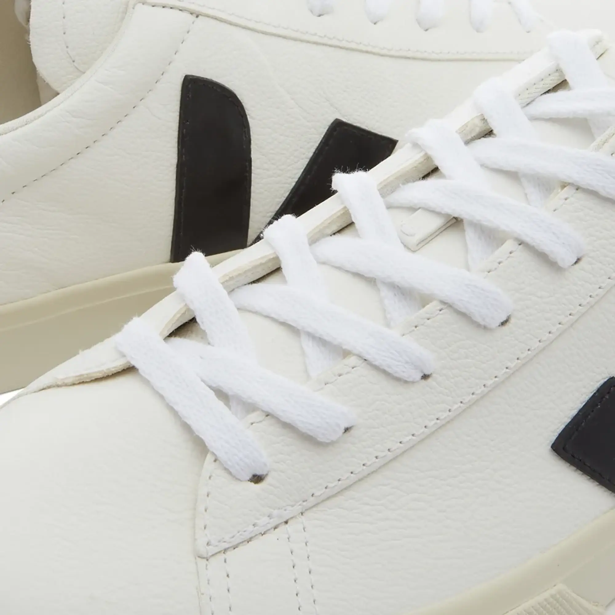 Veja Campo, White