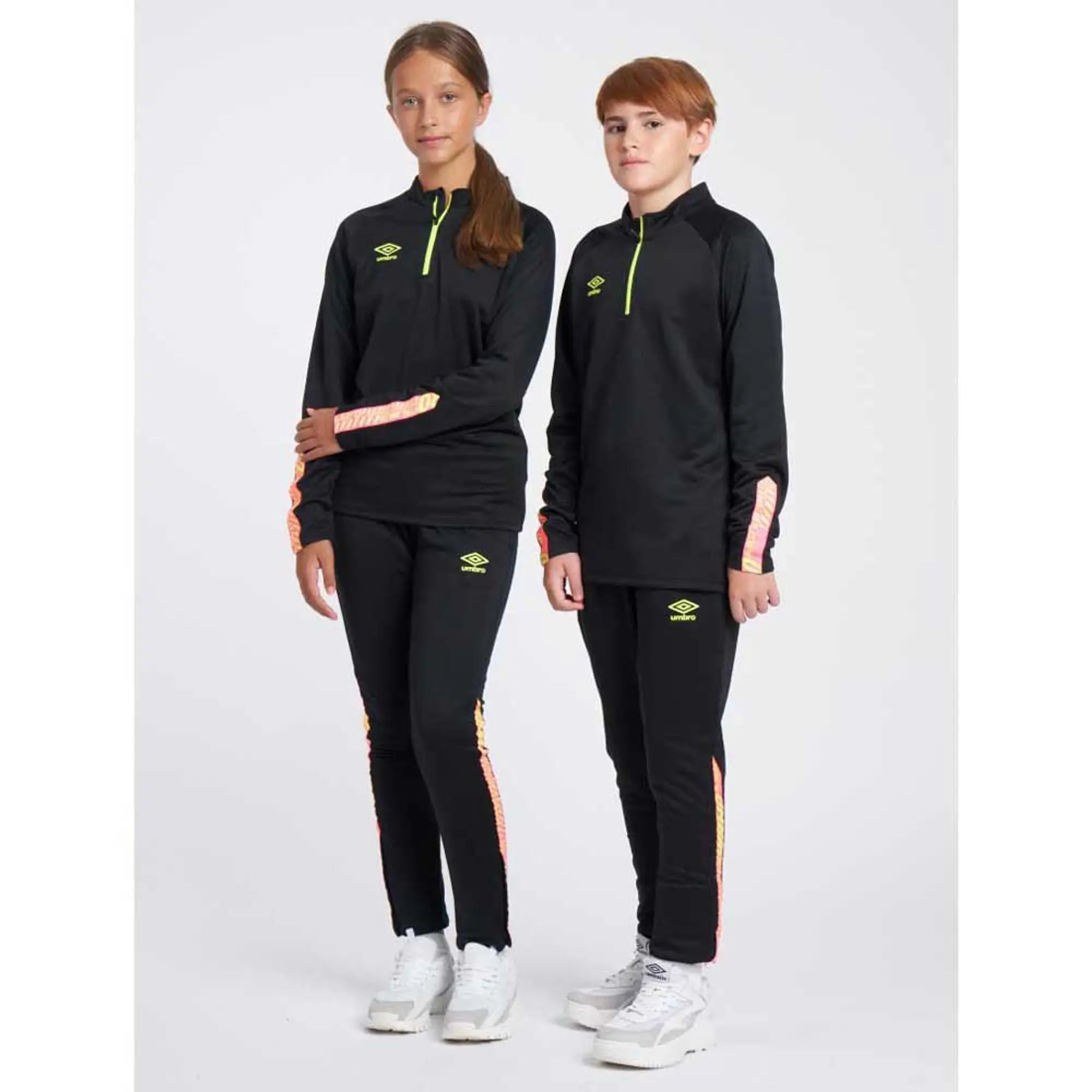 Umbro Axis Half Zip Sweatshirt  - Black