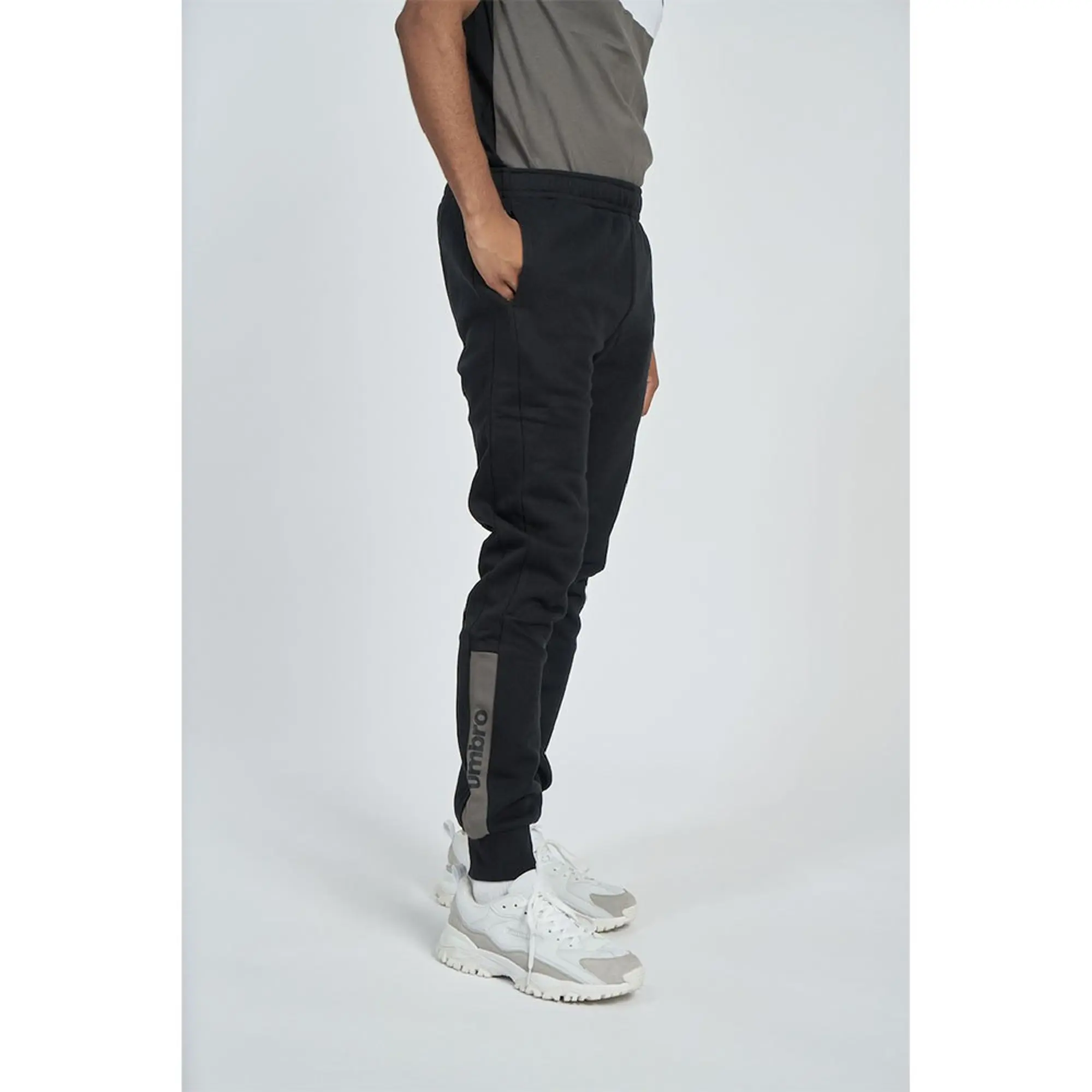 Umbro Sportswear Sweat Pants  - Black