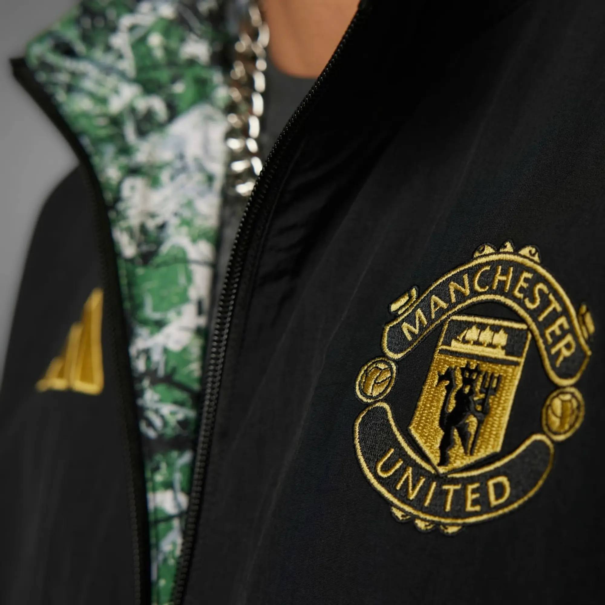 Manchester United adidas Stone Roses Reversible Anthem Jacket - Black
