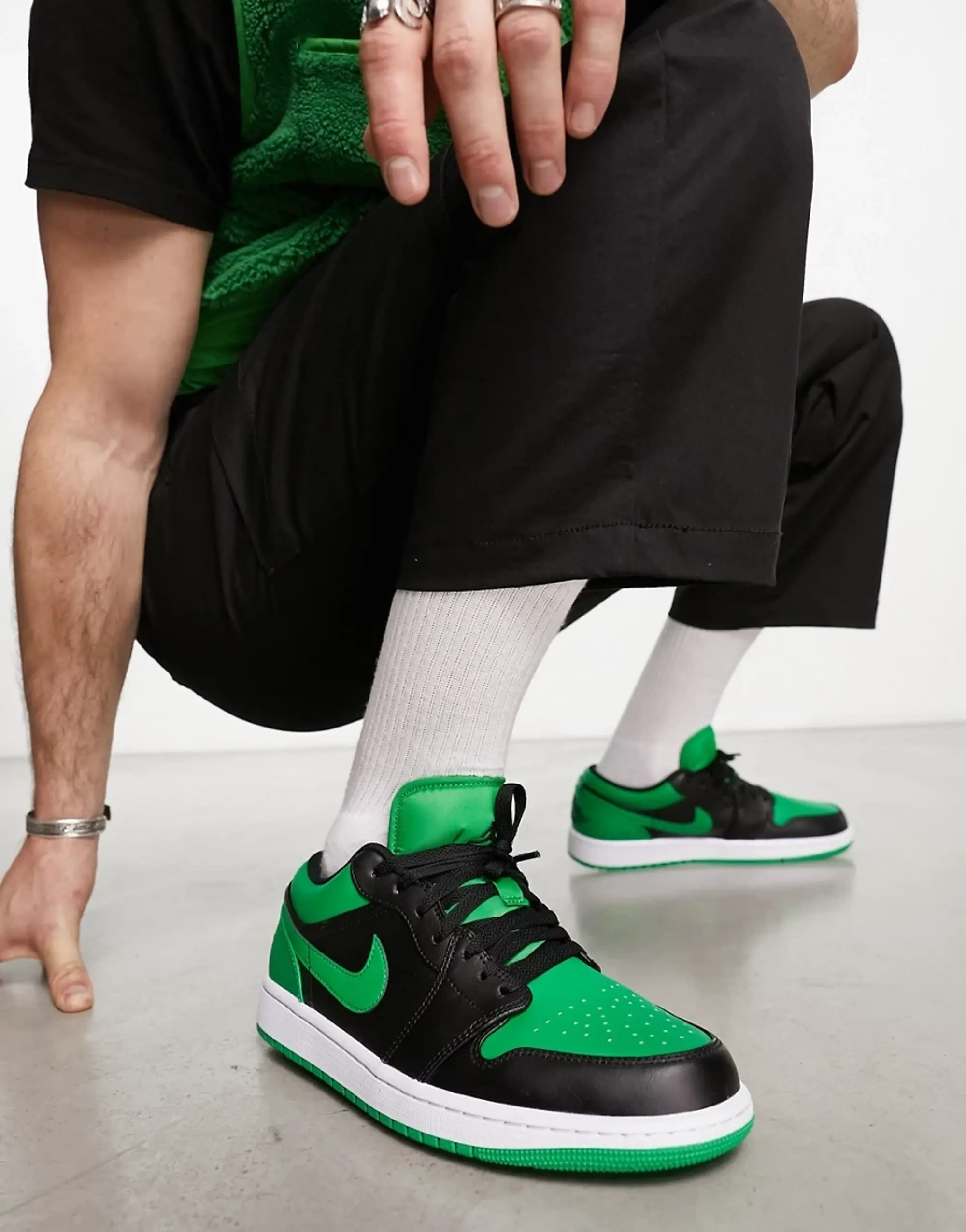 Nike Jordan Jordan Aj 1 Low Trainers In Green And Black