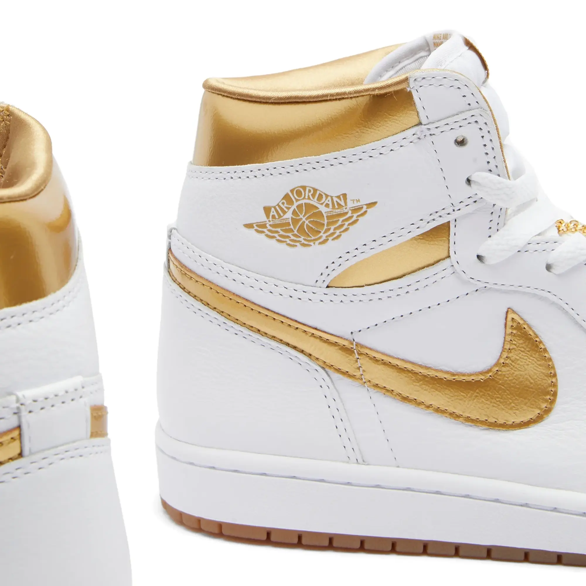 Nike Jordan Nike Womens Air Jordan 1 Retro Hi OG White Trainers ...