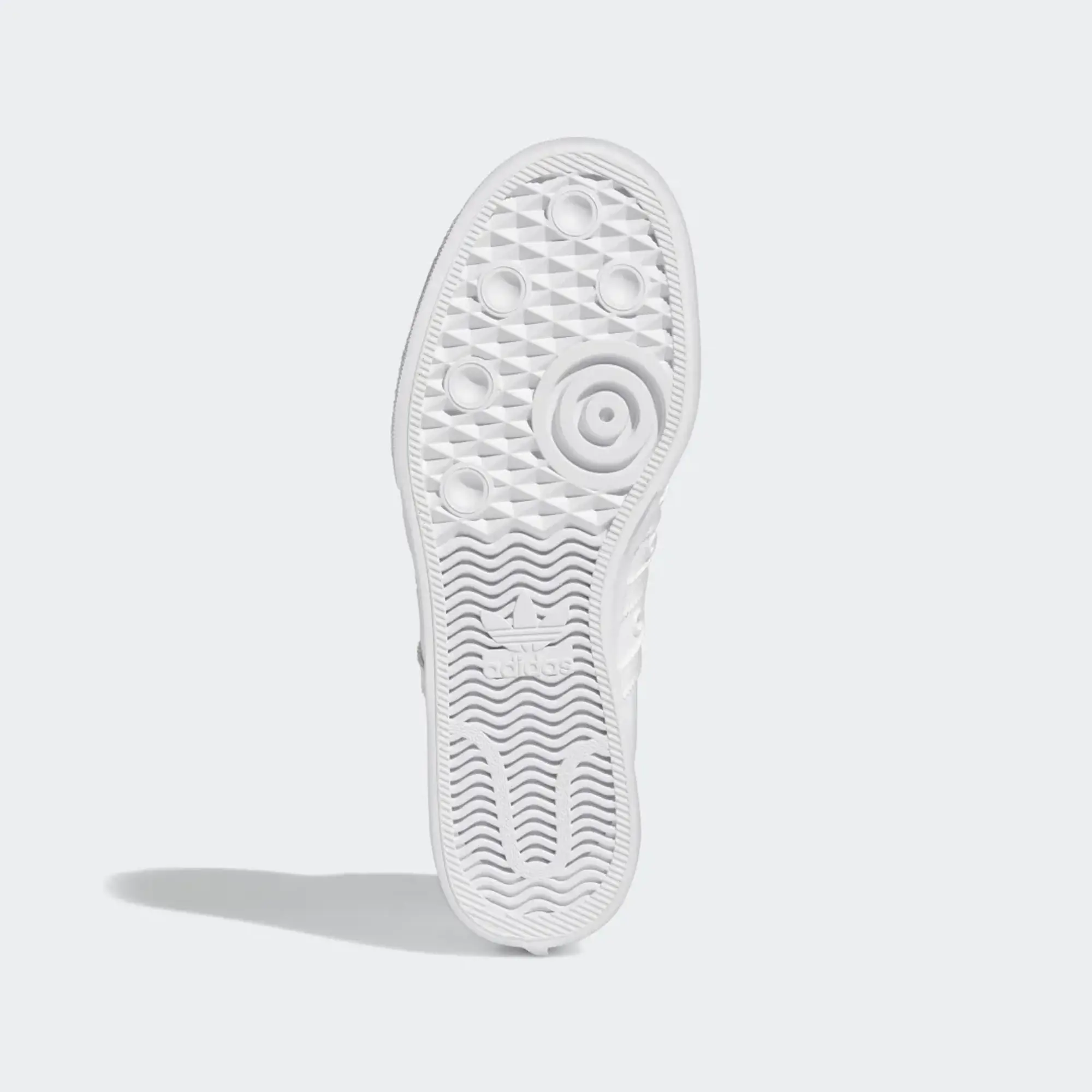adidas Originals adidas  NIZZA PLATFORM MID  women's Shoes (Trainers) in White