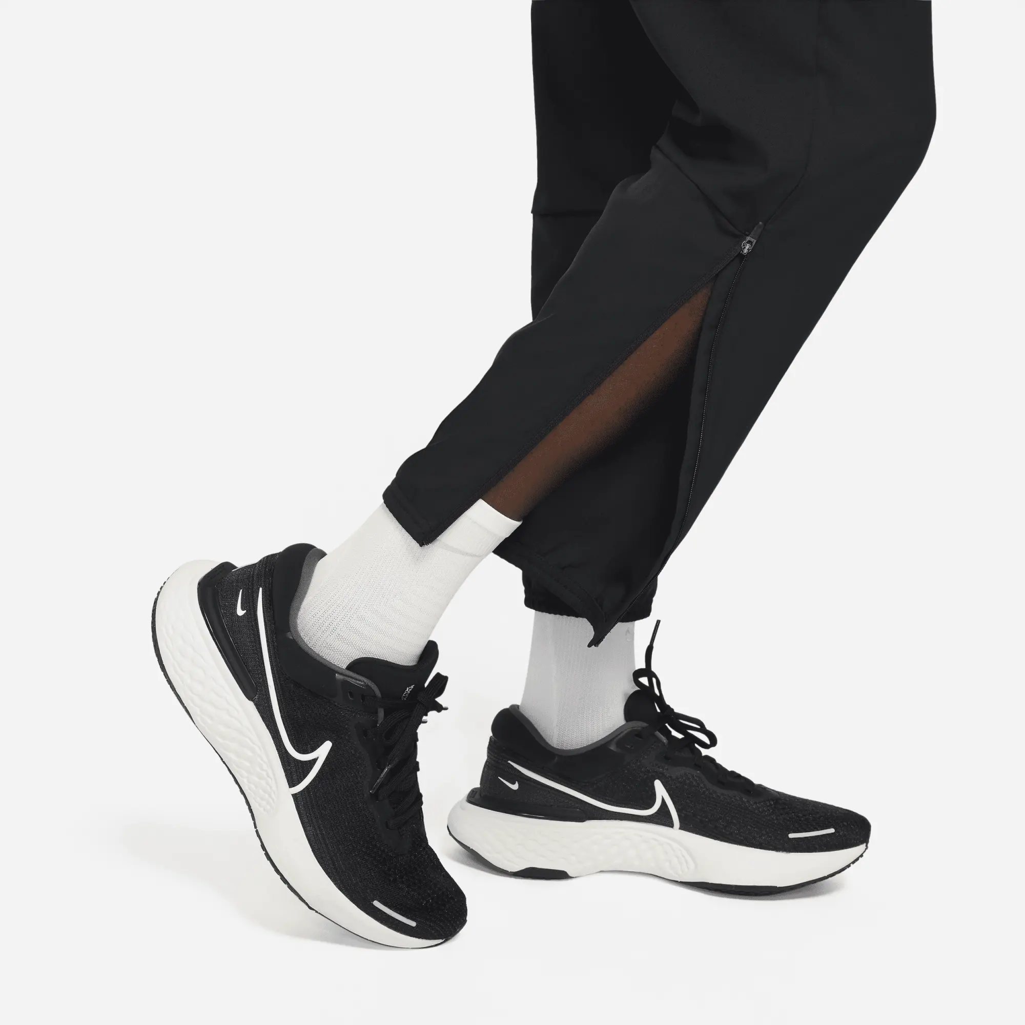 Nike Dri-FIT Challenger Men's Woven Running Trousers - Black - Recycled Polyester