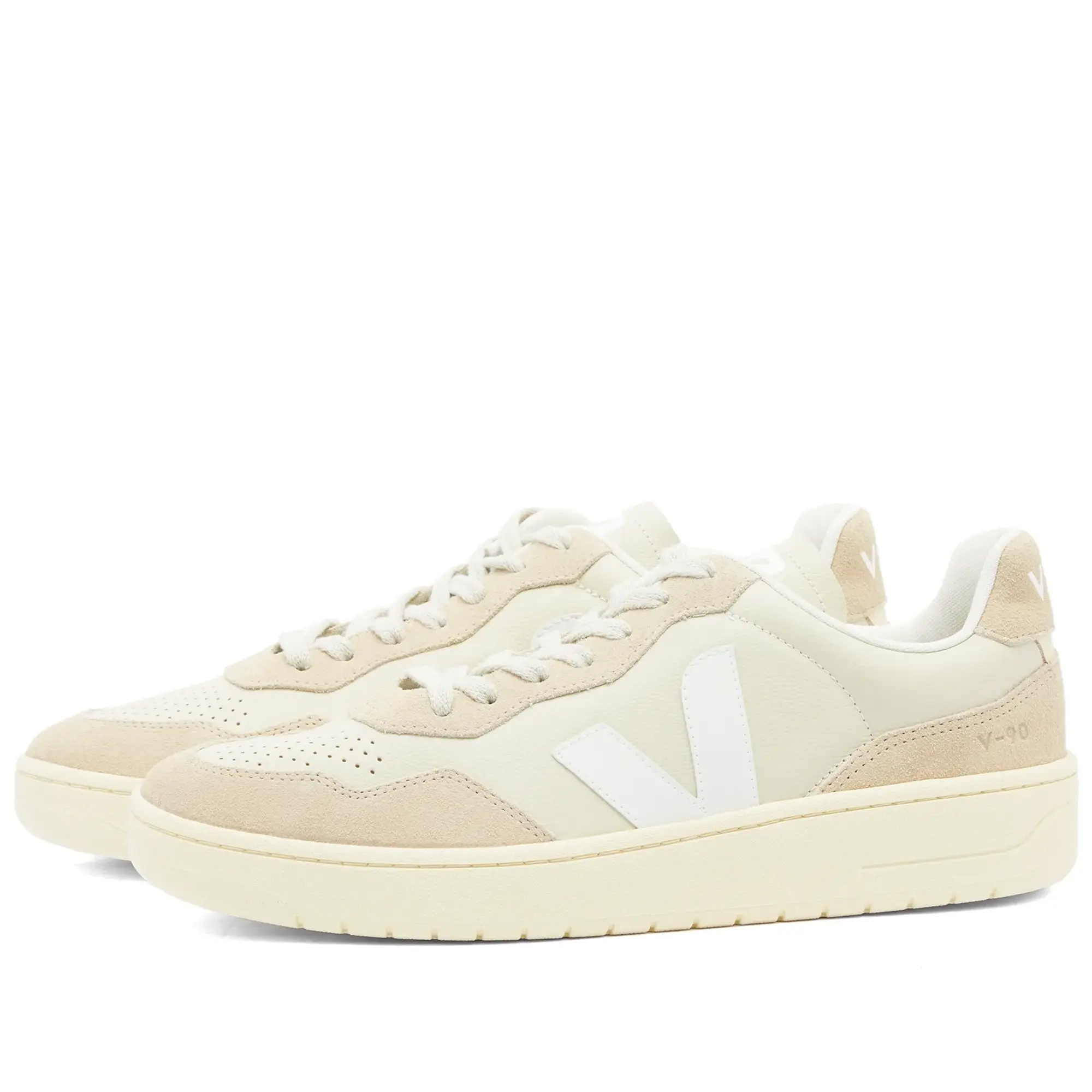 Veja Pierre Trainers