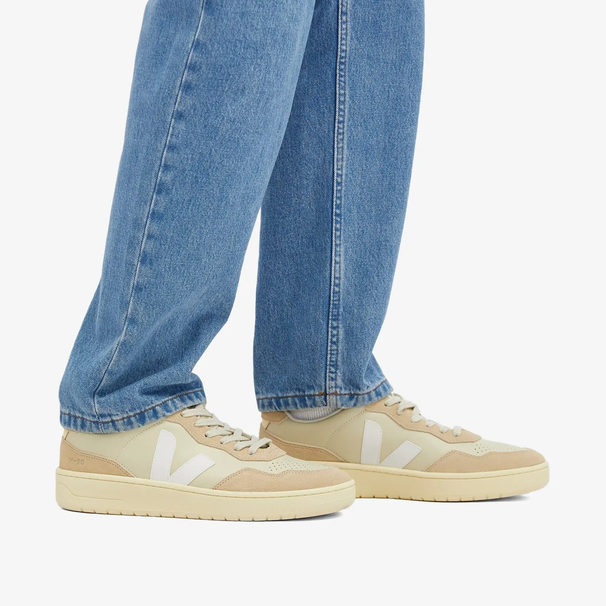 Veja Pierre Trainers