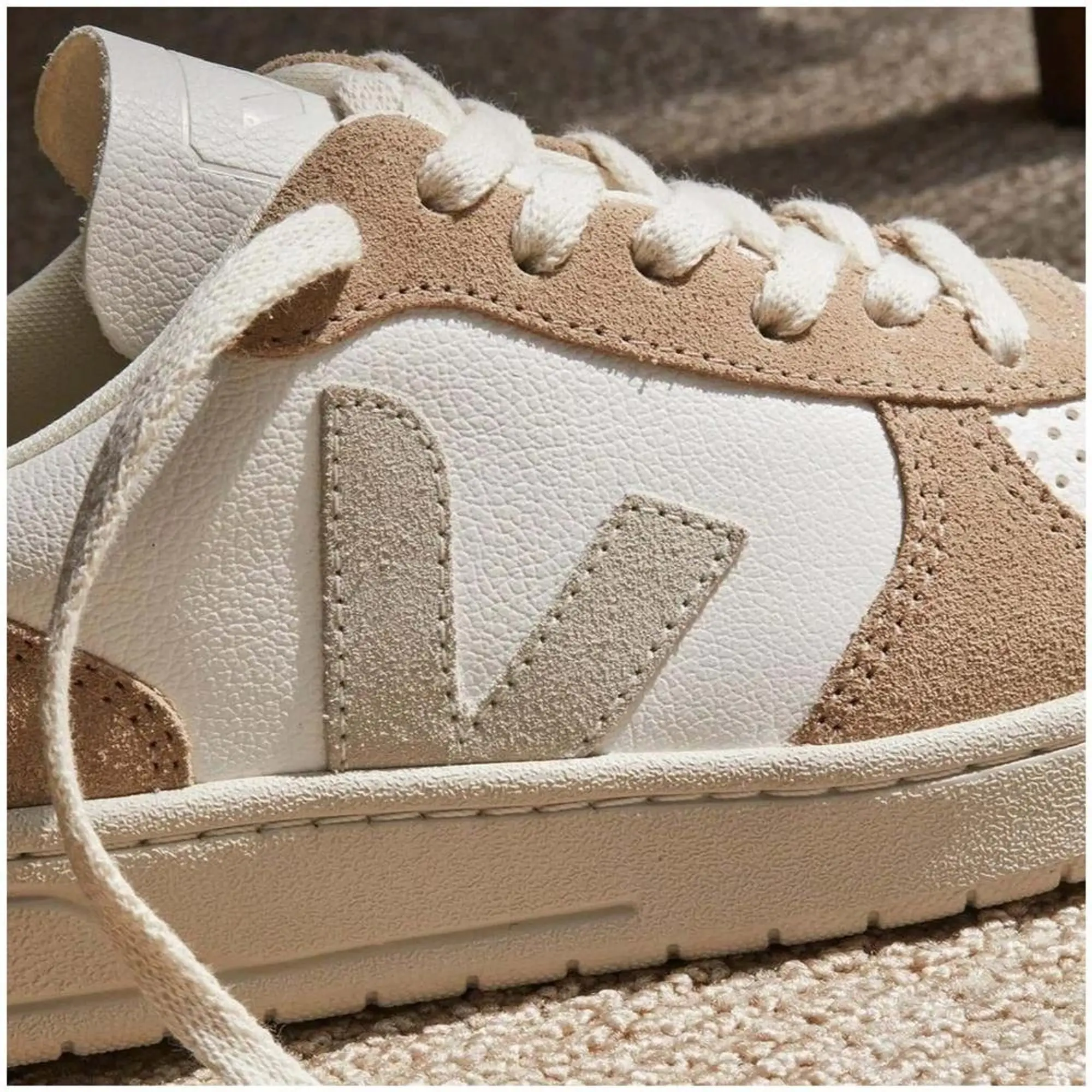 Veja WMNS V-10 Chromefree Leather