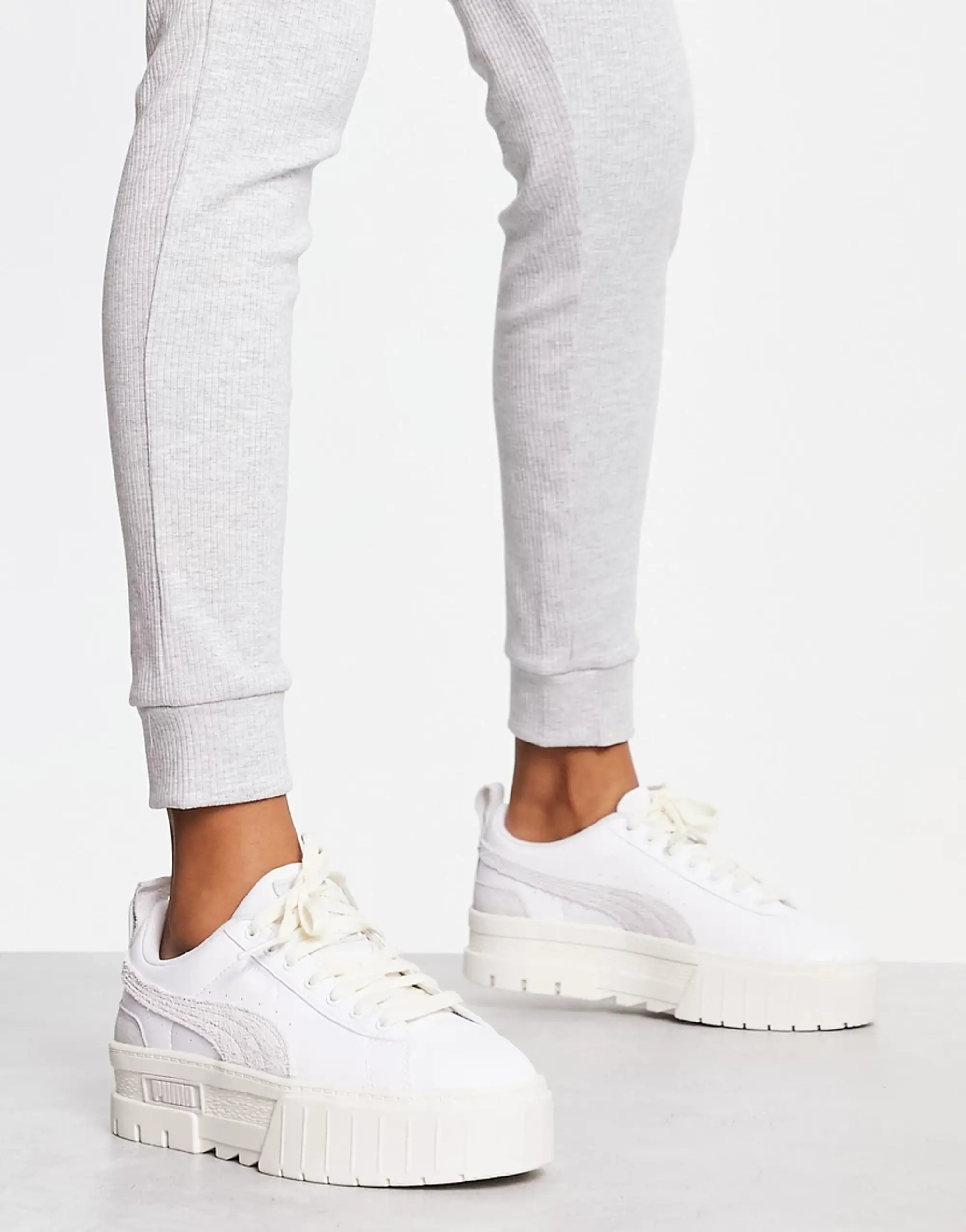 Puma  MAYZE  women's Shoes (Trainers) in White