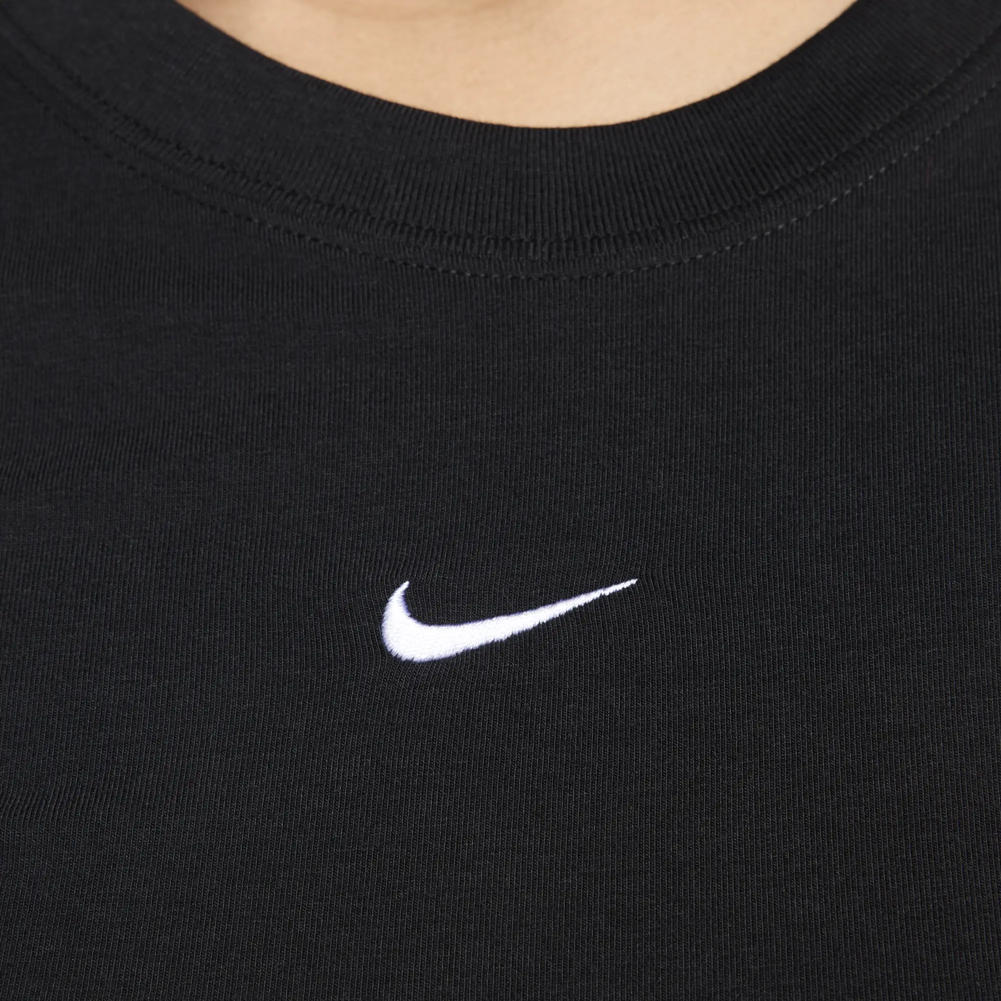 Nike Fitted Baby T-Shirt In Black
