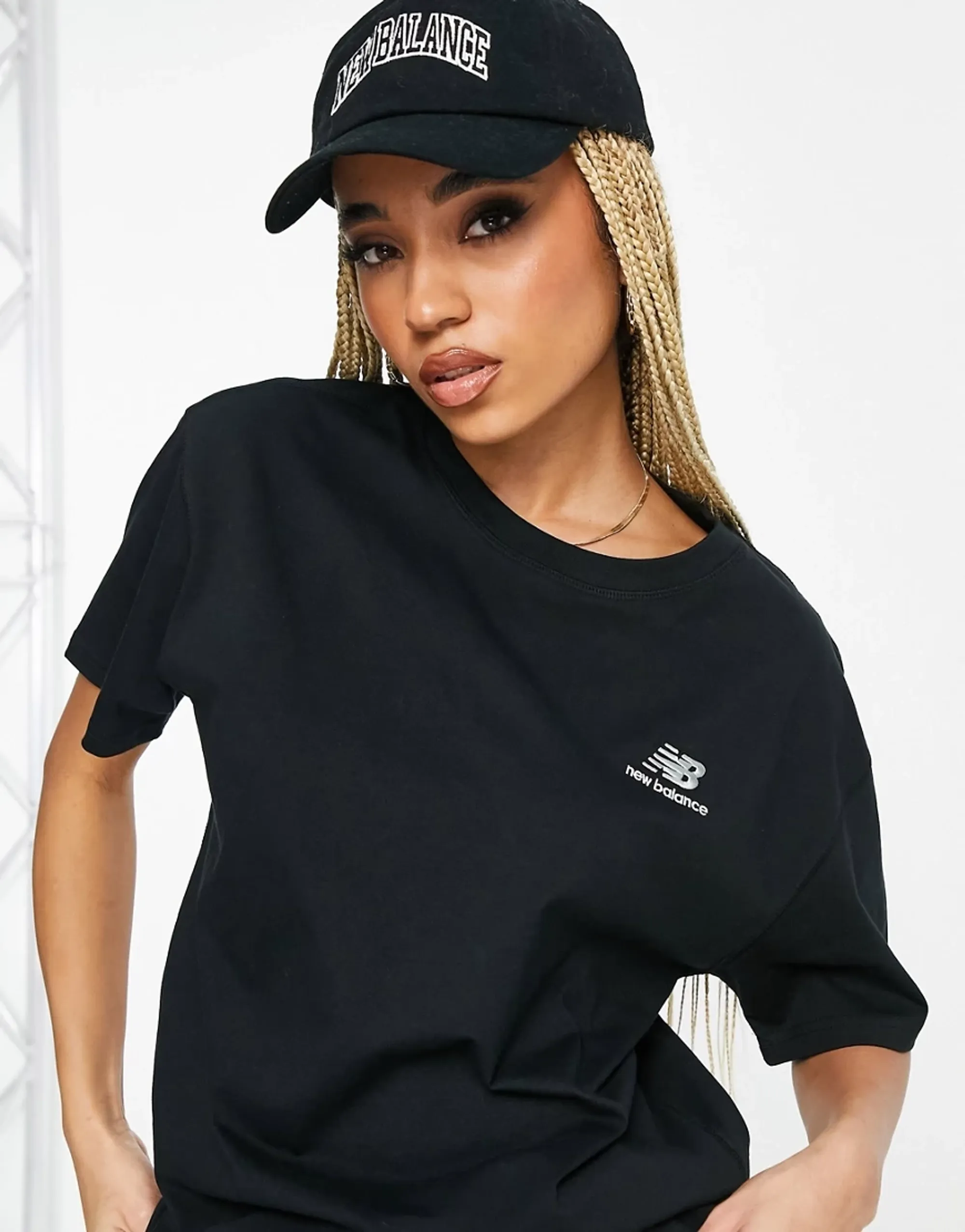 New Balance Uni-Ssentials Tee Women Shortsleeves Black