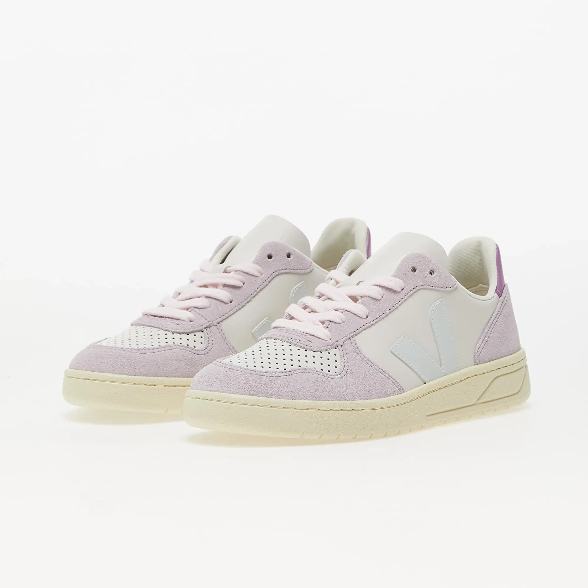 Veja  V-10  women's Shoes (Trainers) in White