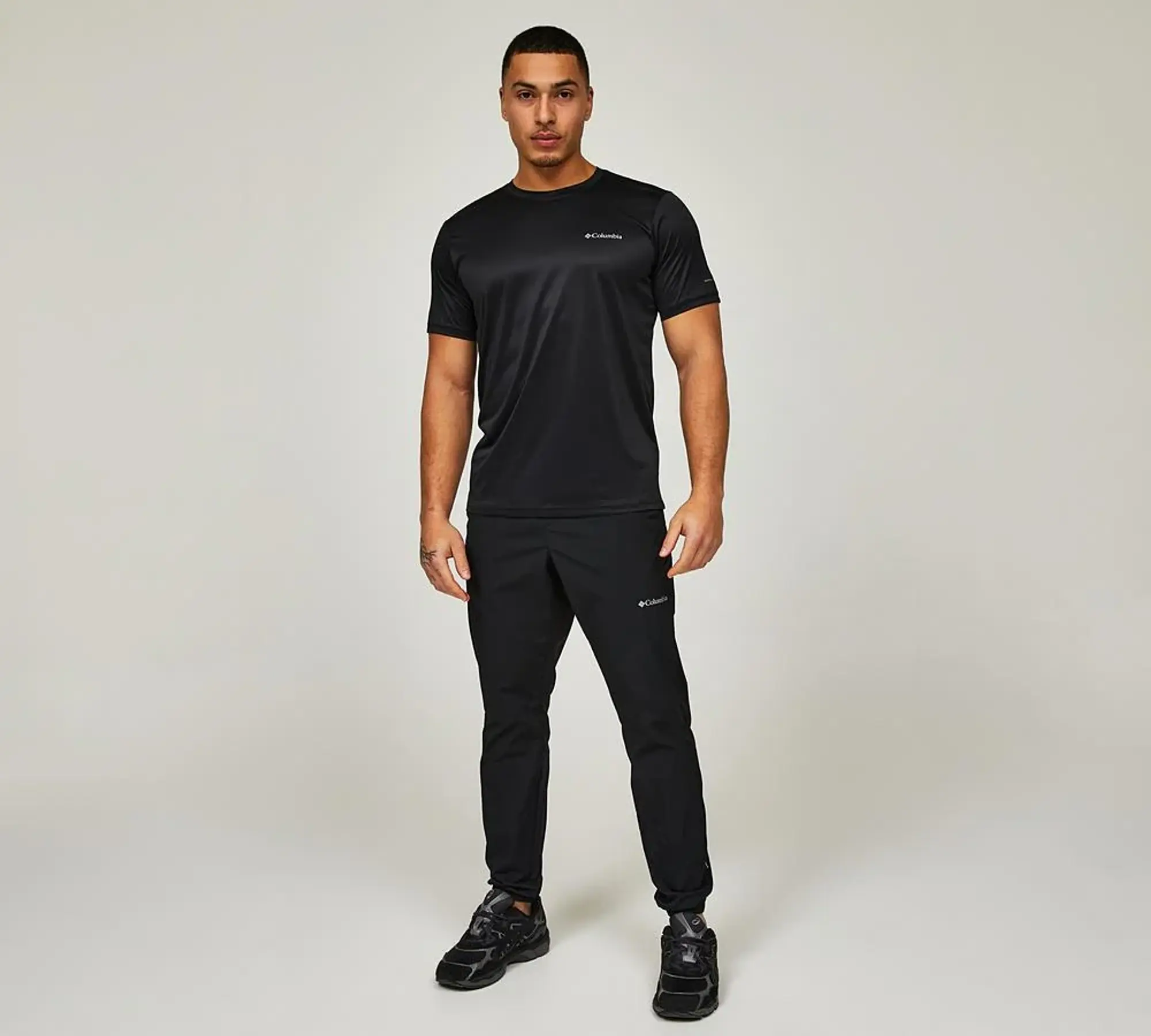 Columbia Hike Crewneck T-Shirt - Black - Size L - Black