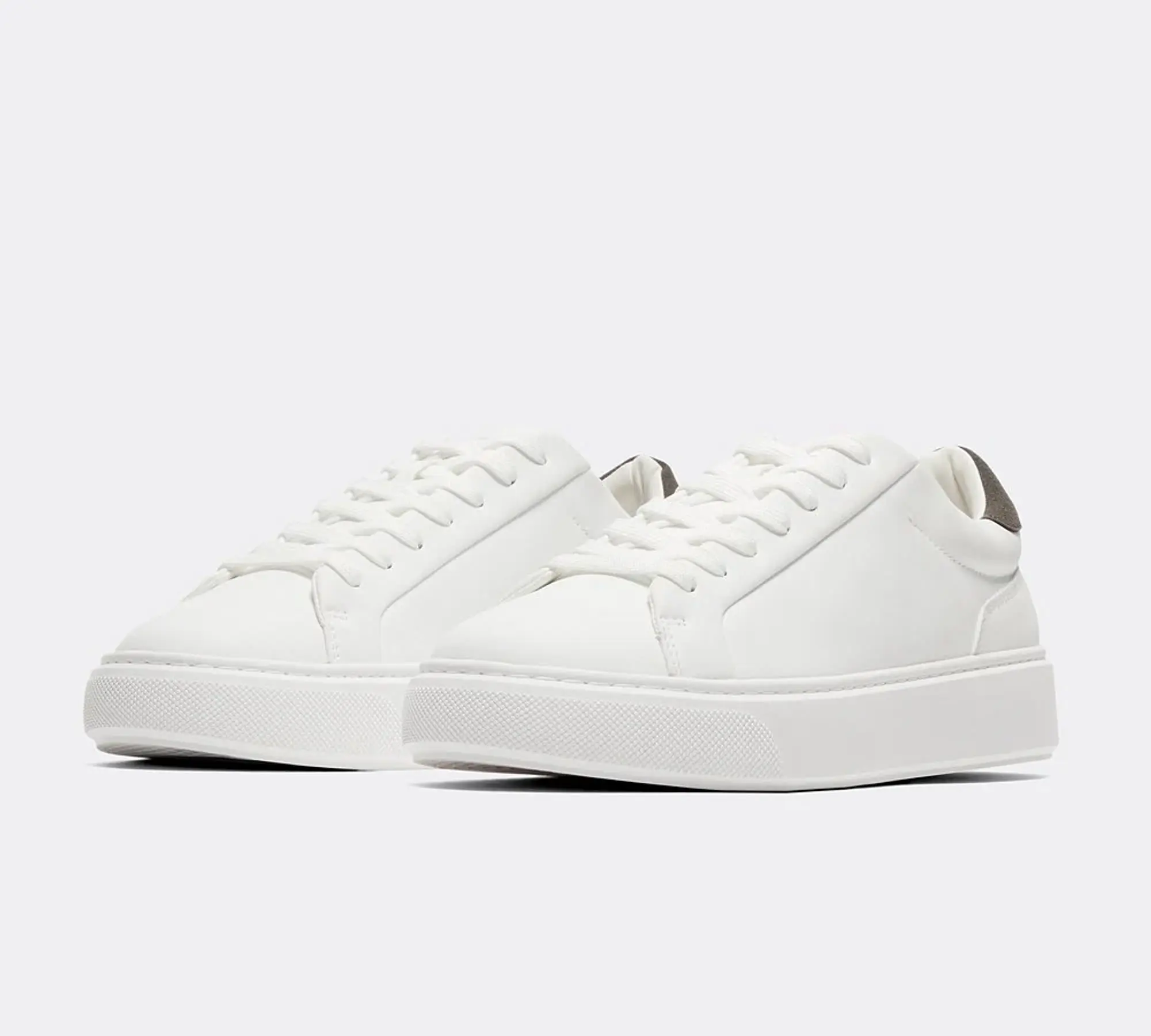 Closure London Premium Classic Trainer - White / Grey