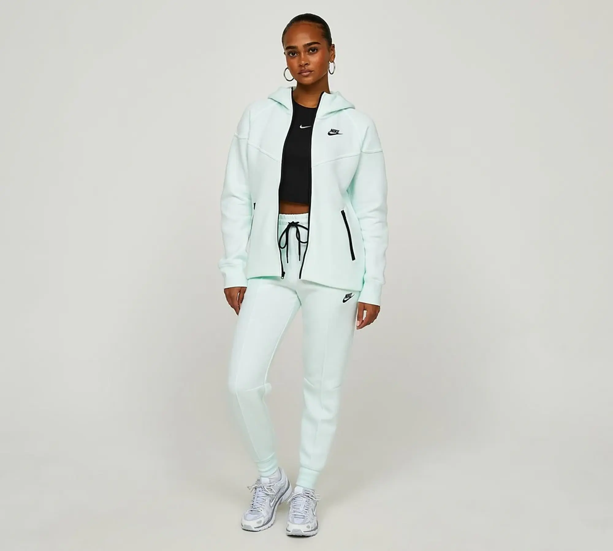 Nike Womens Tech Fleece Mid-Rise Pant - Green - Size S - Green