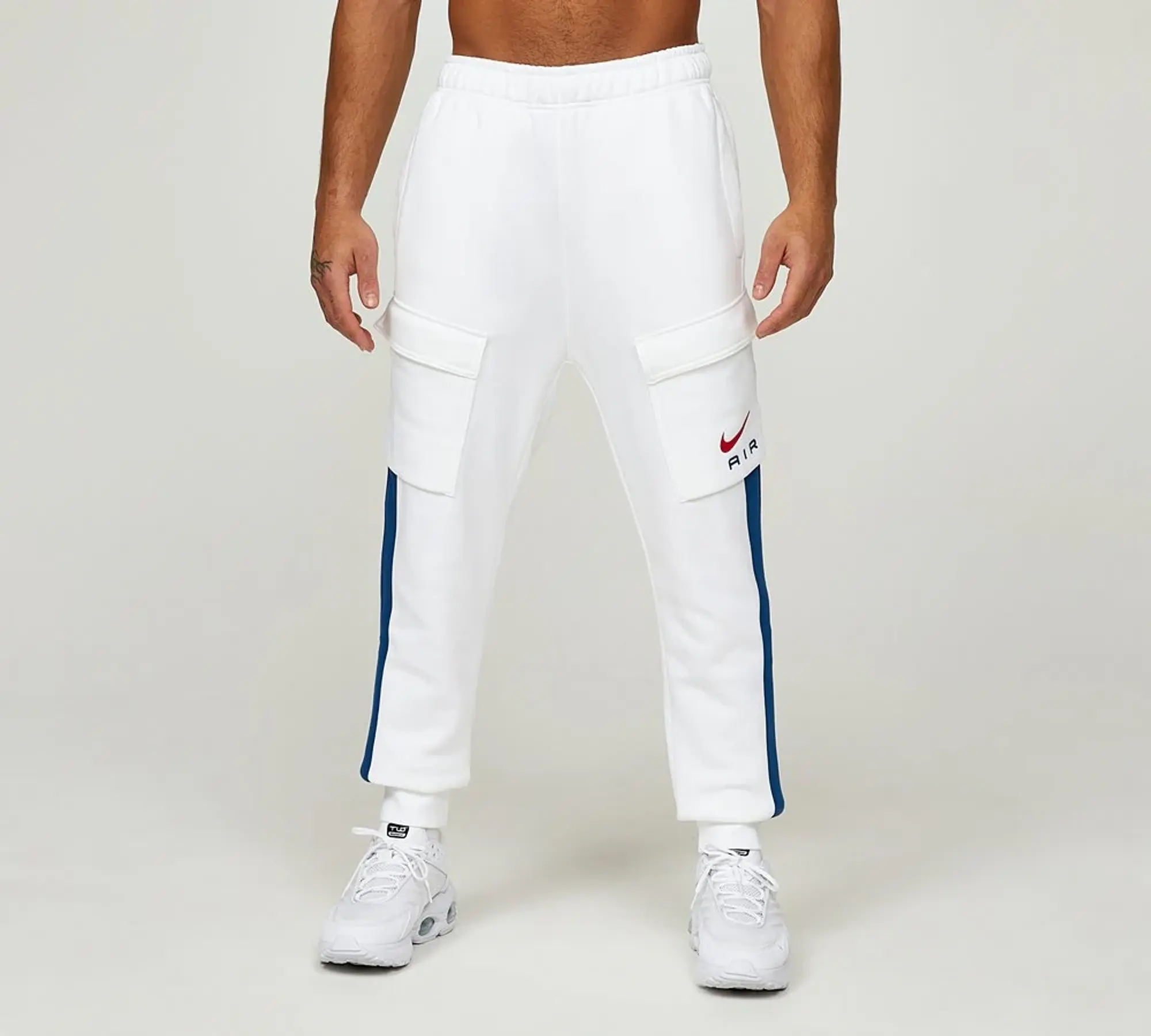 Nike Swoosh Air Fleece Cargo Jogger - White - Size L - White