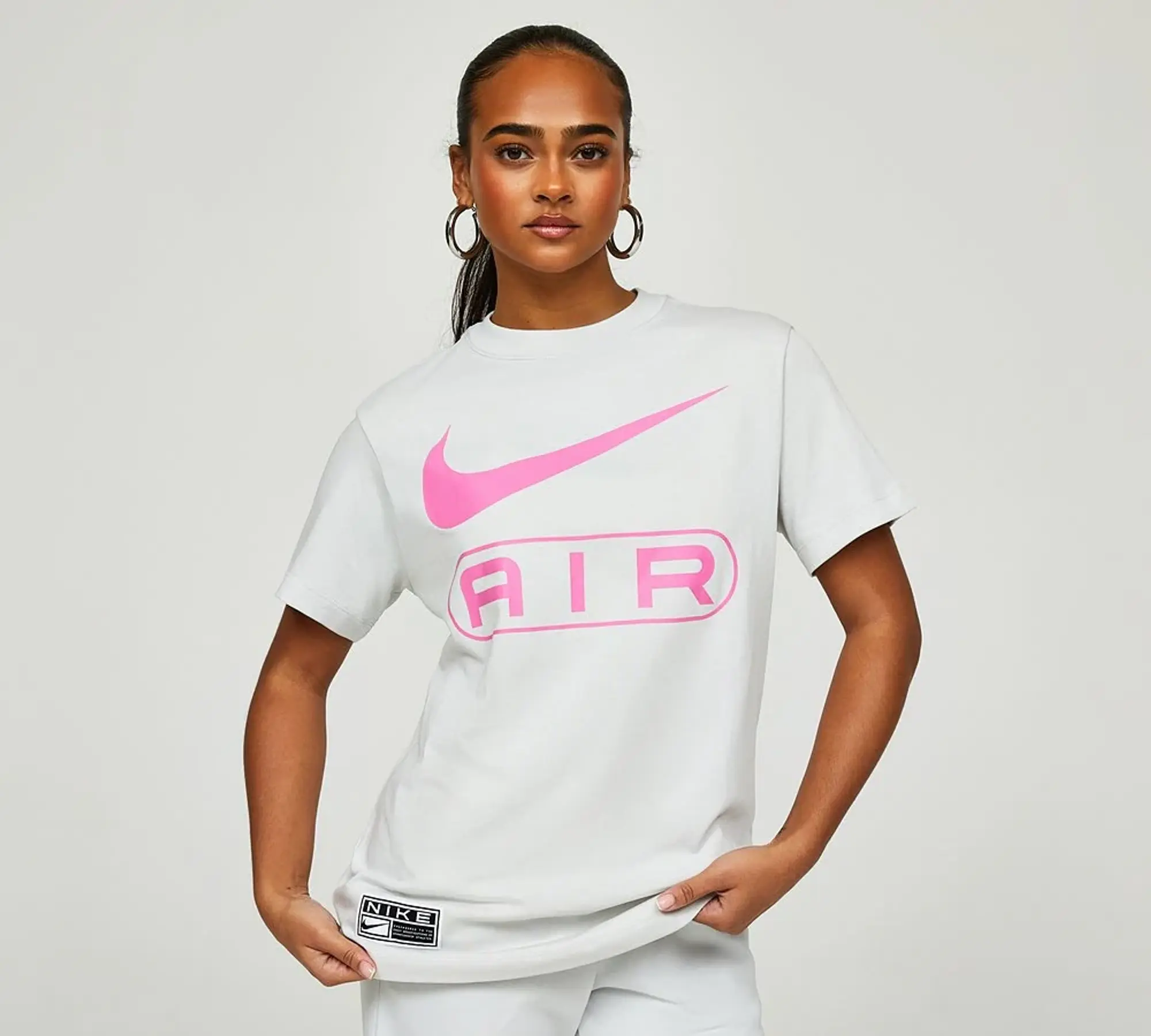 Ladies white nike t shirt best sale