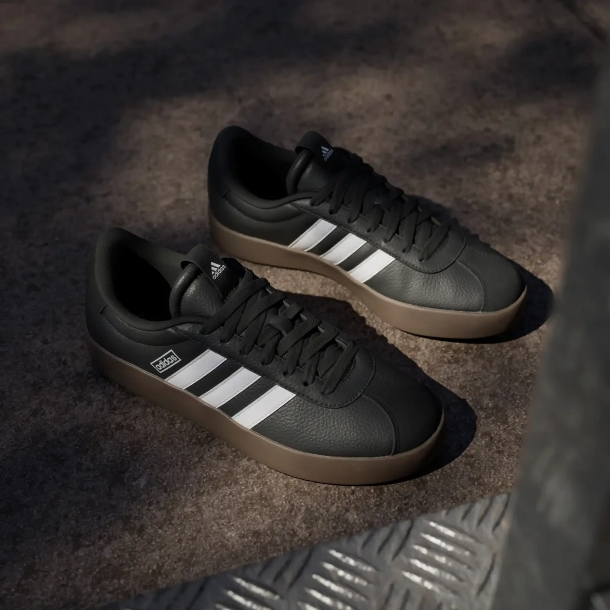 adidas  VL COURT 3.0  women's Shoes (Trainers) in White