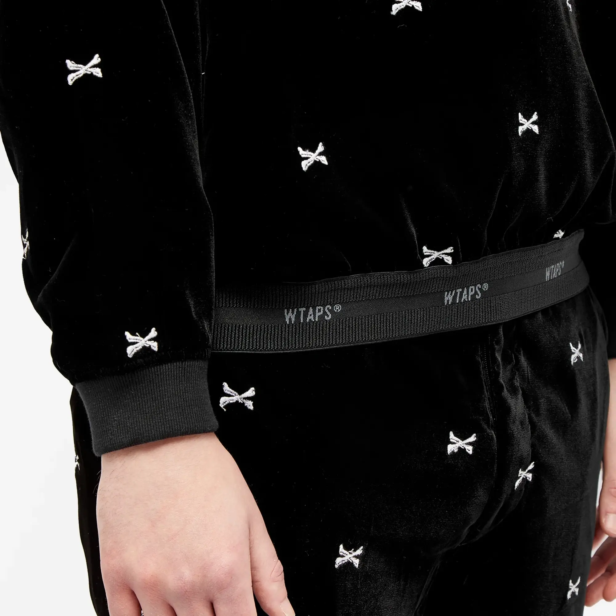 WTAPS Men's 12 Bones Crew Sweat Black