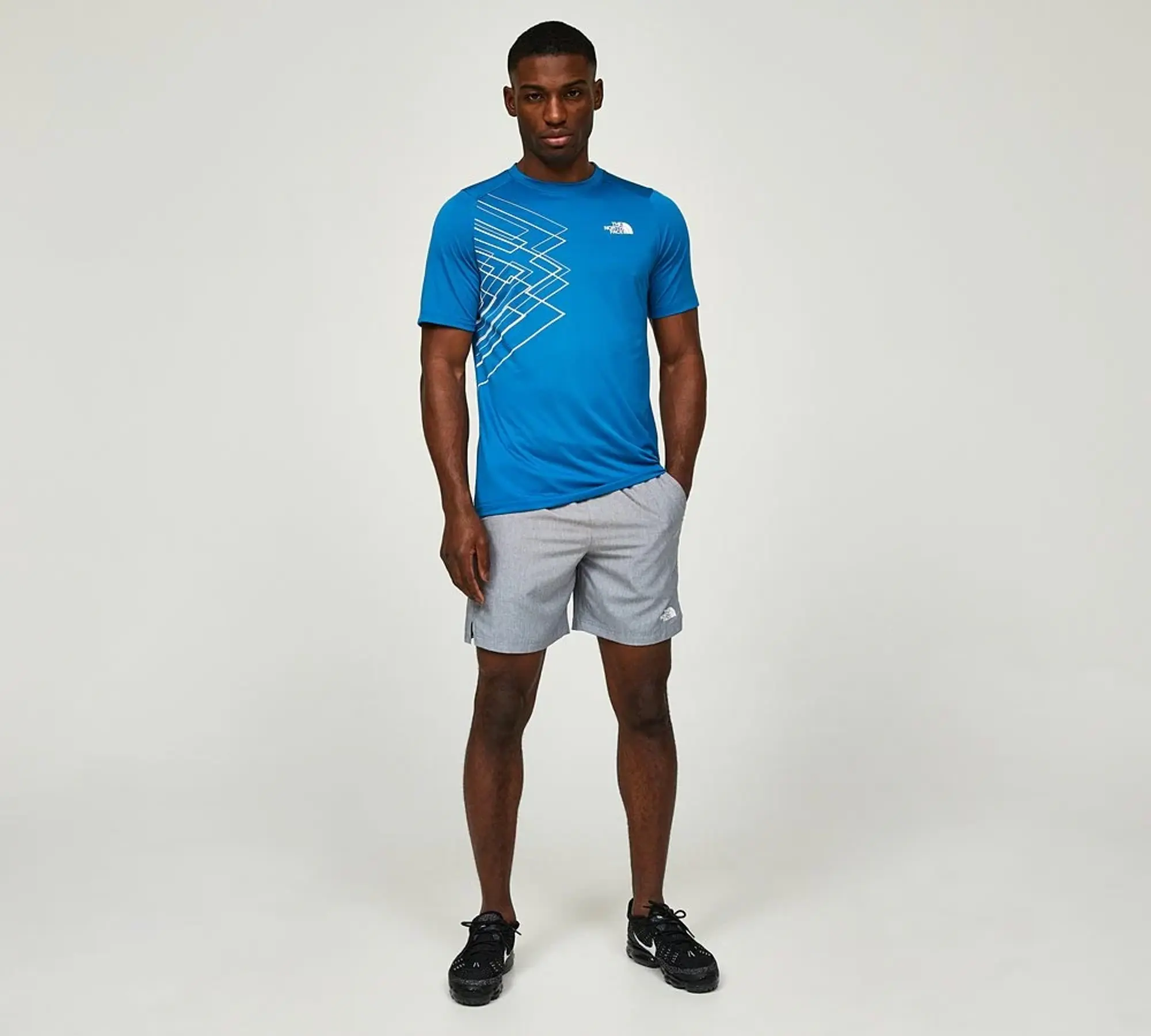 The North Face Mountain Athletics Short Sleeved Graphic T-Shirt - Blue - Size L - Blue