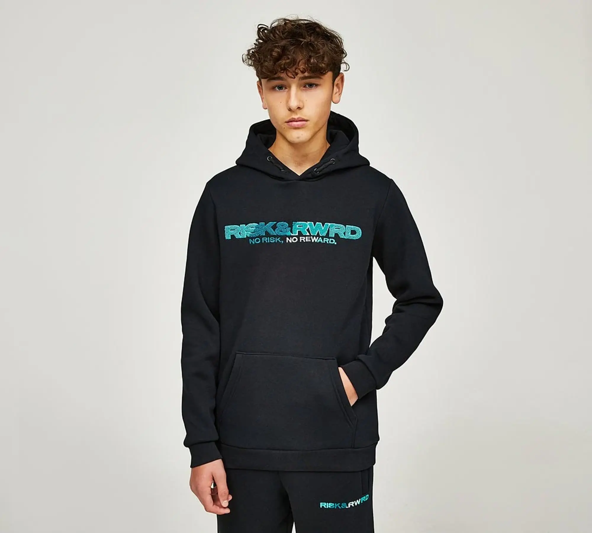 Risk and Reward Junior Split Overhead Hoodie - Black - Size M/B - Black