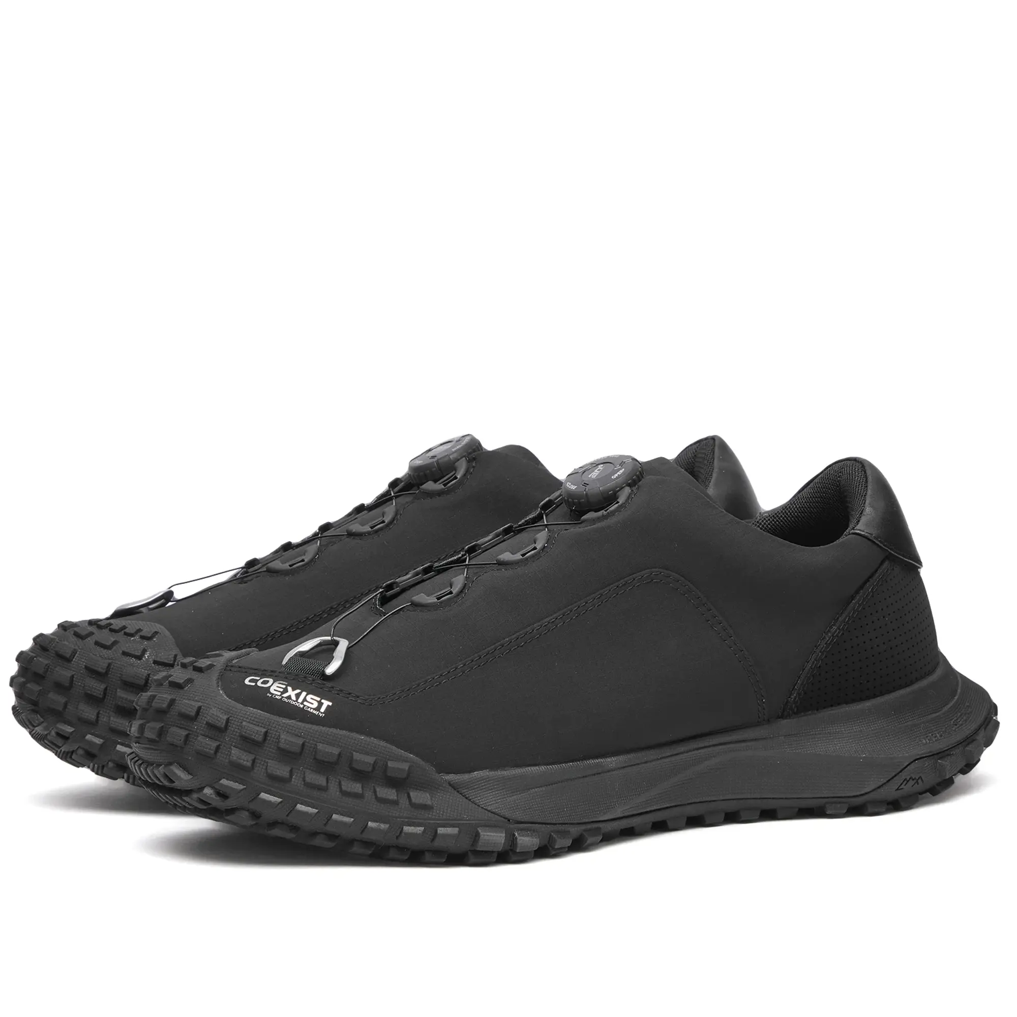 Quick CMF Outdoor Garment Approach 02 Sneaker Hybrid Black