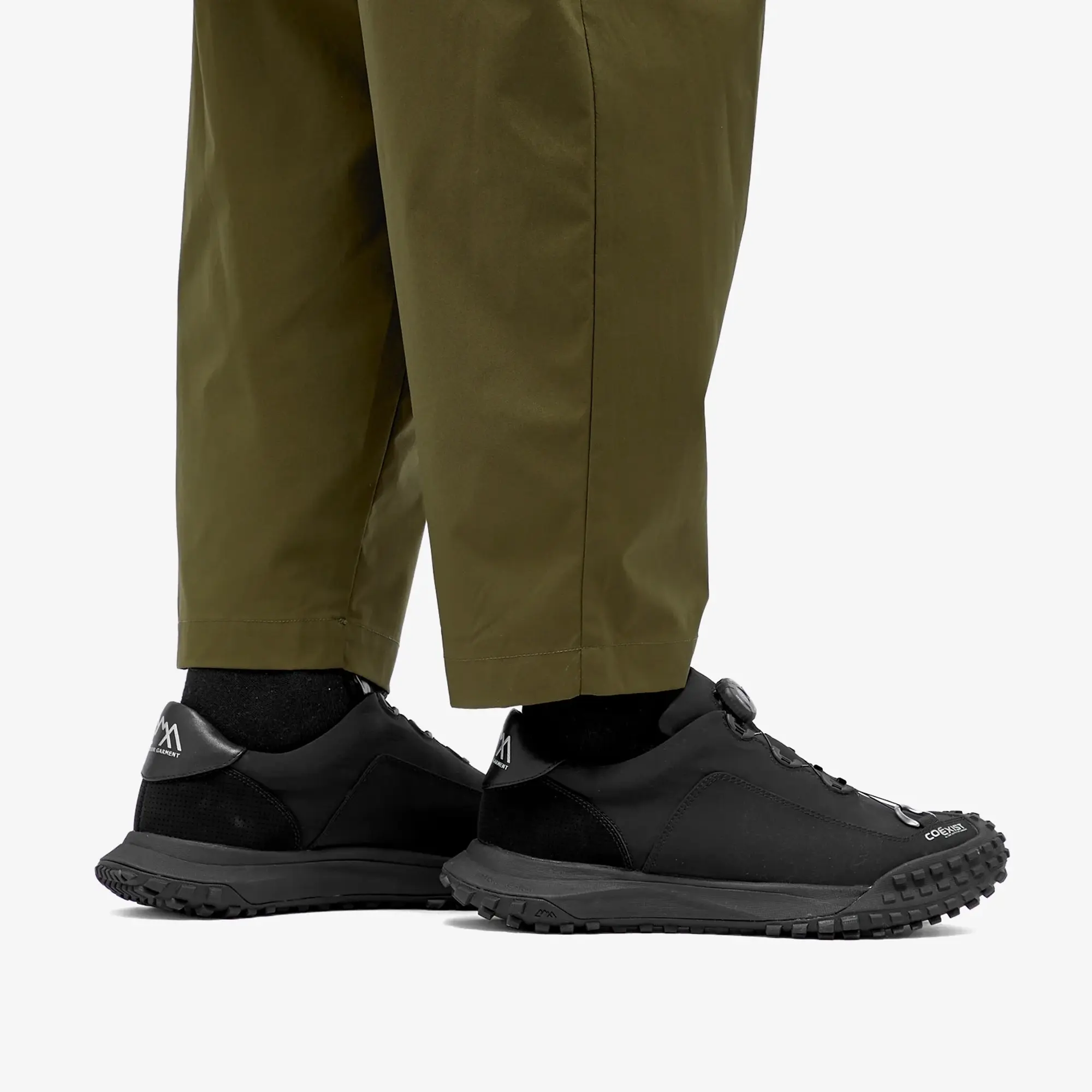 Quick CMF Outdoor Garment Approach 02 Sneaker Hybrid Black