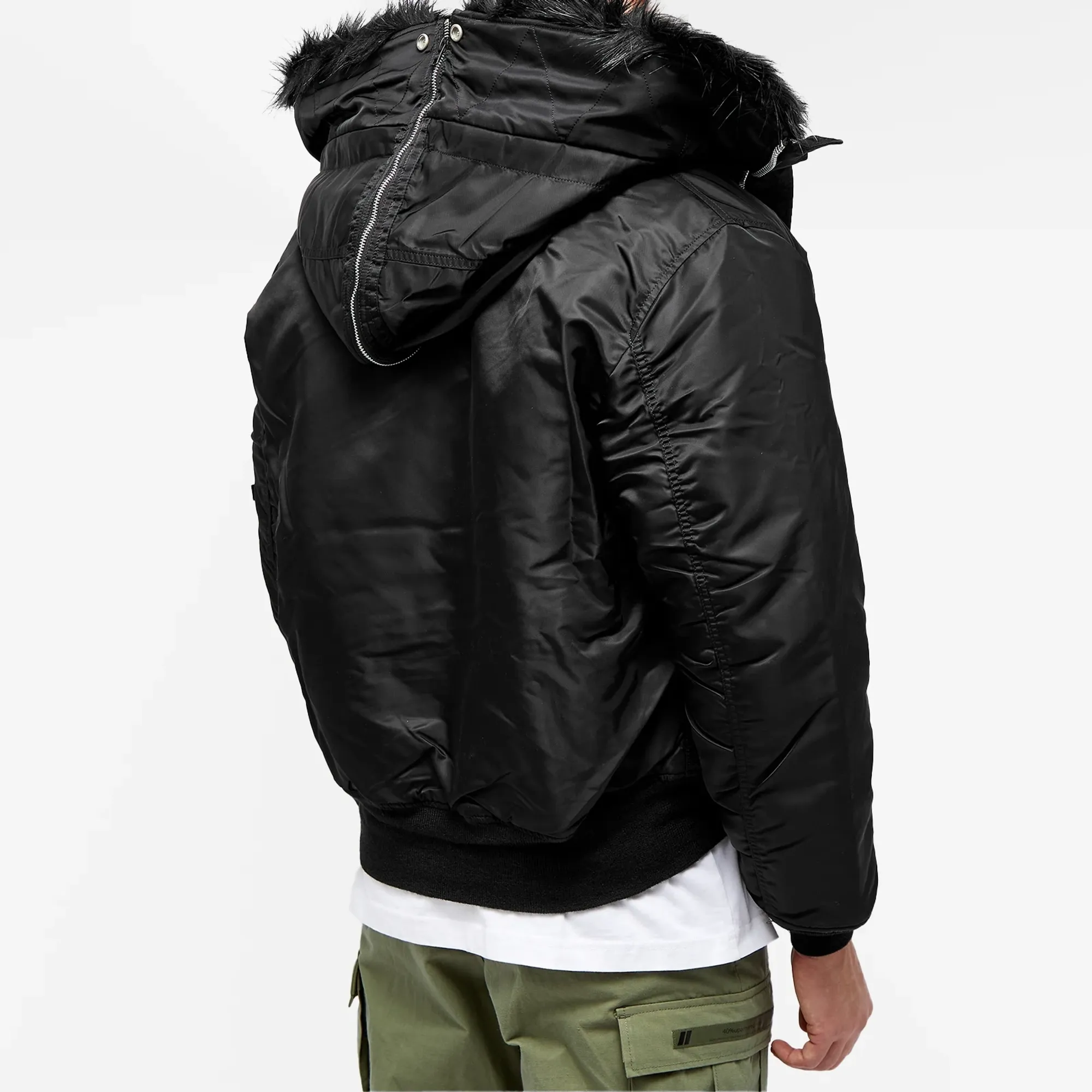 Wtaps x ALPHA INDUSTRIES WTAPS ブラックジャケット WTAPS Men's x Alpha Industries N-3B Parka Black | 222EWALD-JKM01S