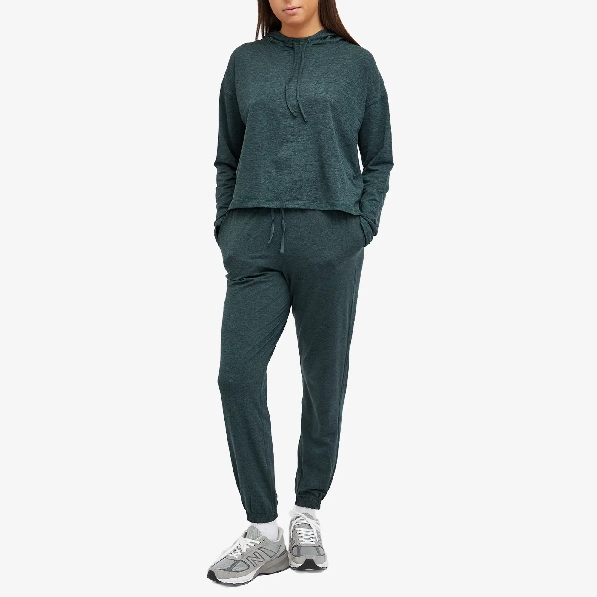 Quick Girlfriend Collective Women's Reset Long Sleeve Hoodie Moss