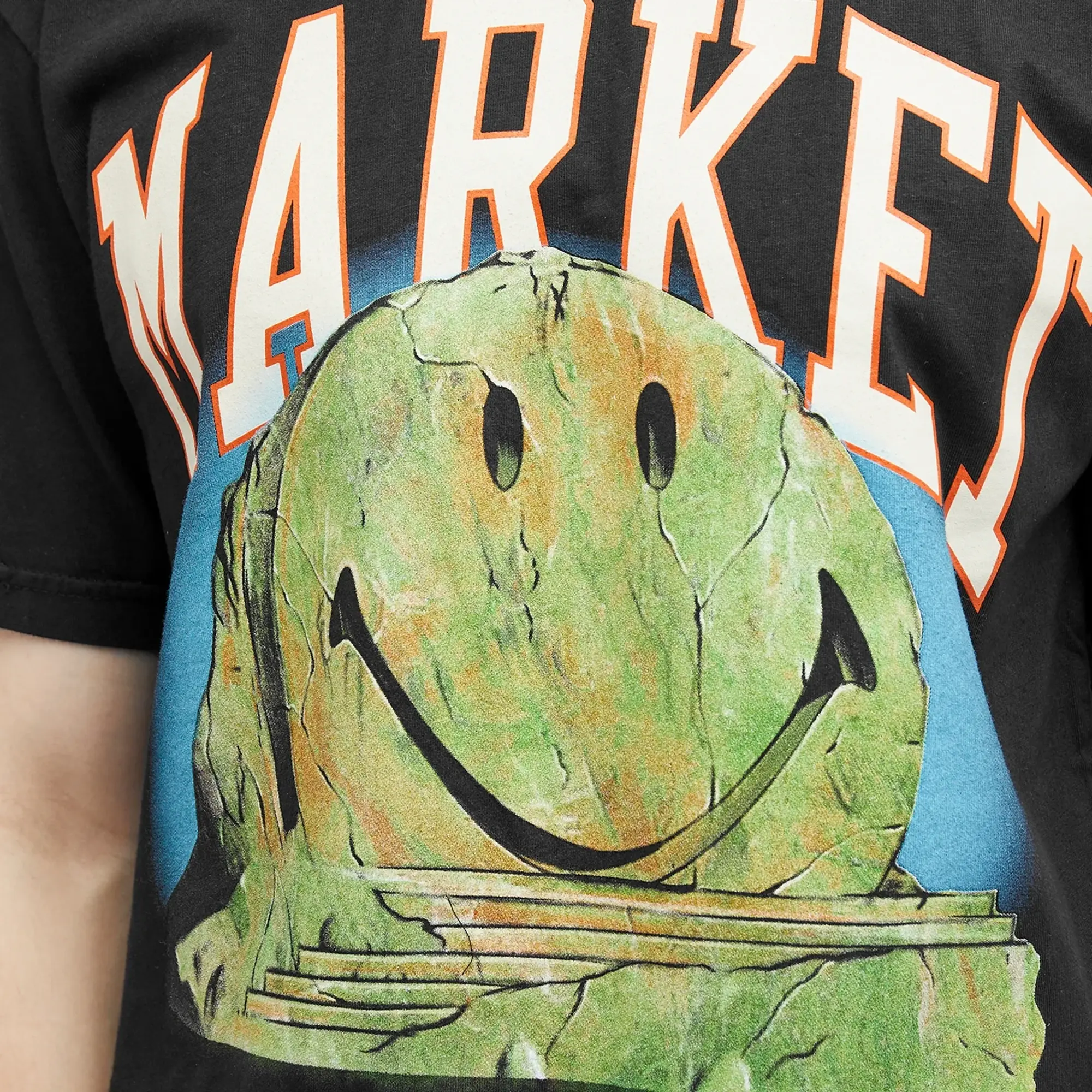 MARKET Men's Smiley Out of Body T-Shirt Washed Black