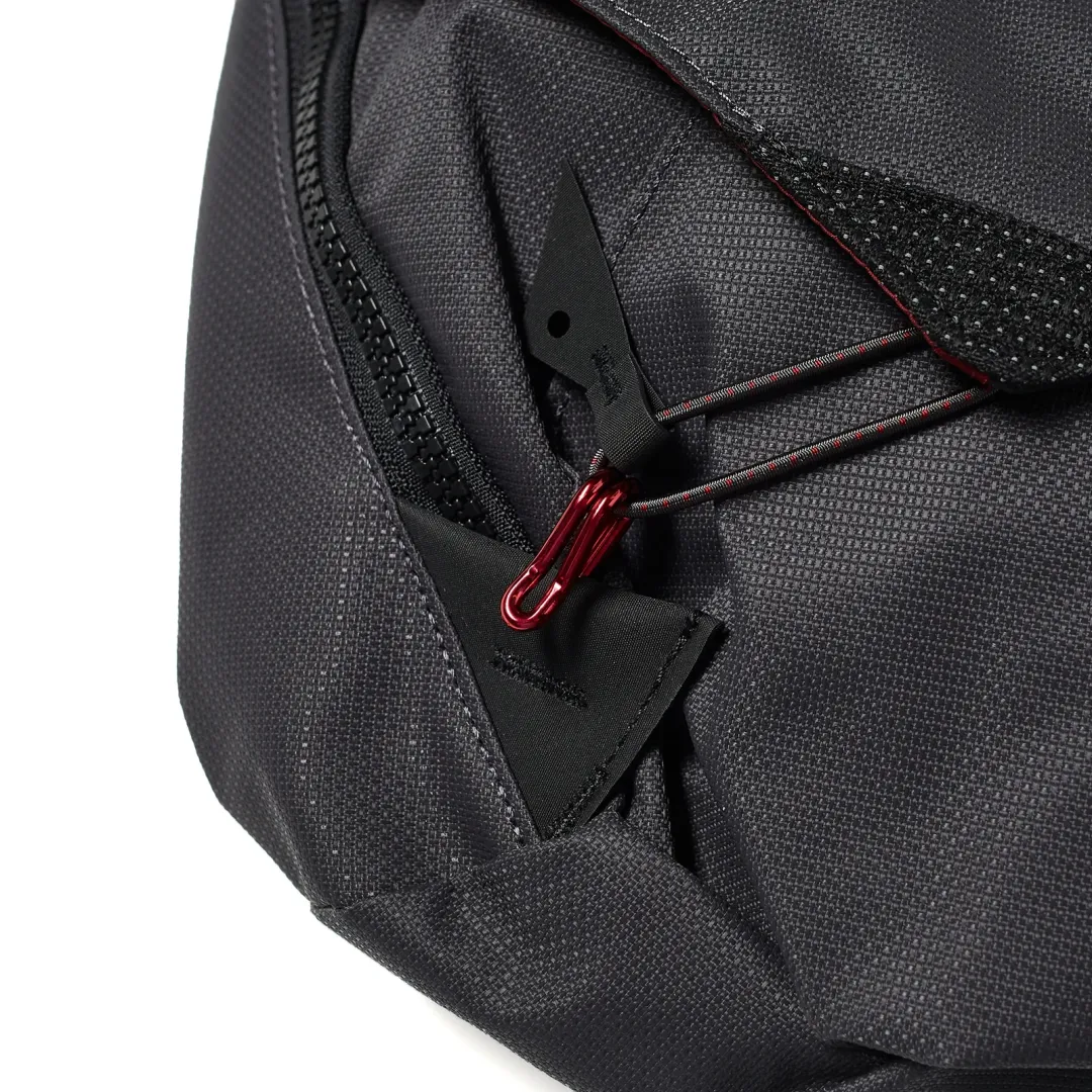 Klättermusen Gaut Messenger Bag - Black | 40460U21-961 | FOOTY.COM