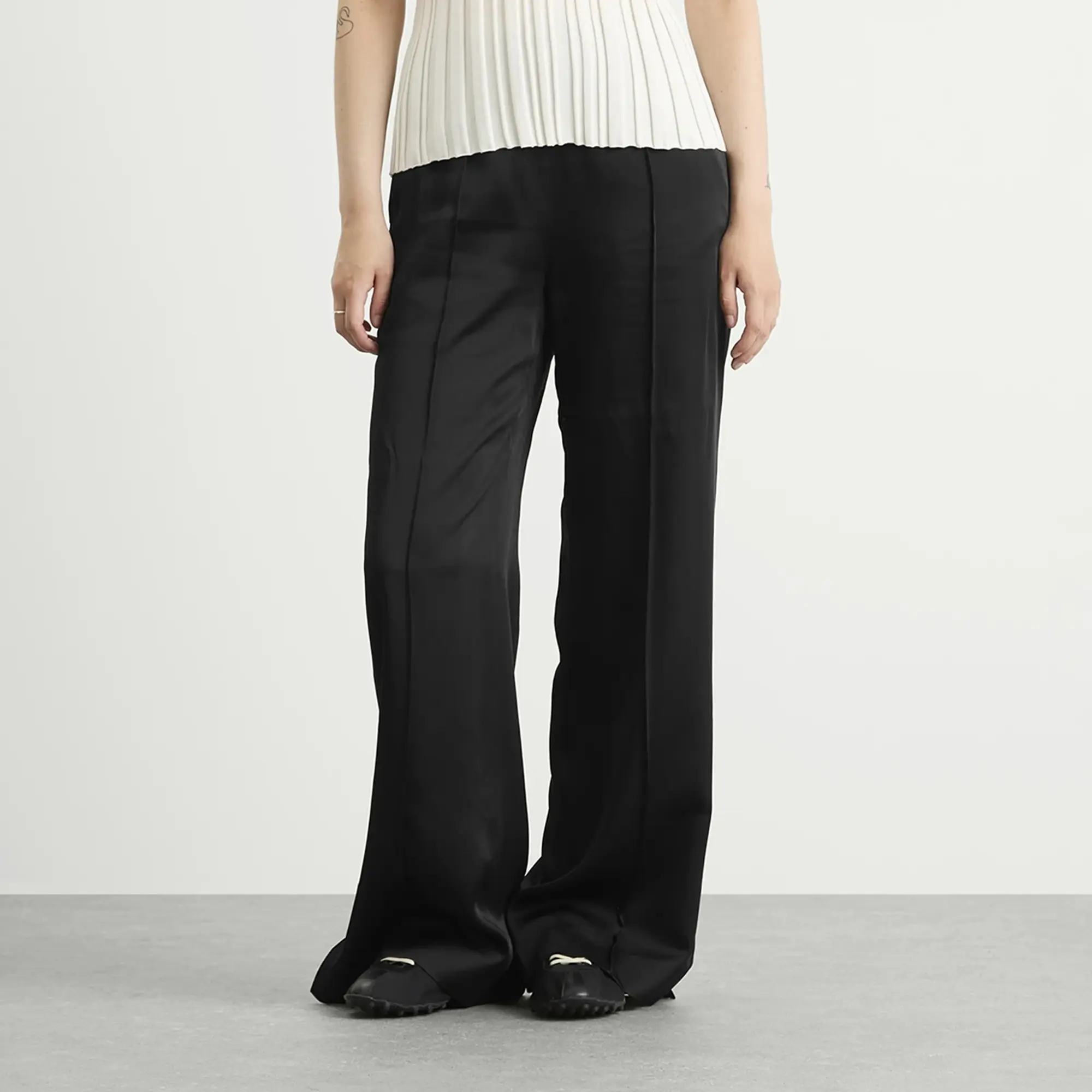Jil Sander Women's Track Inspired Relaxed Pant Black