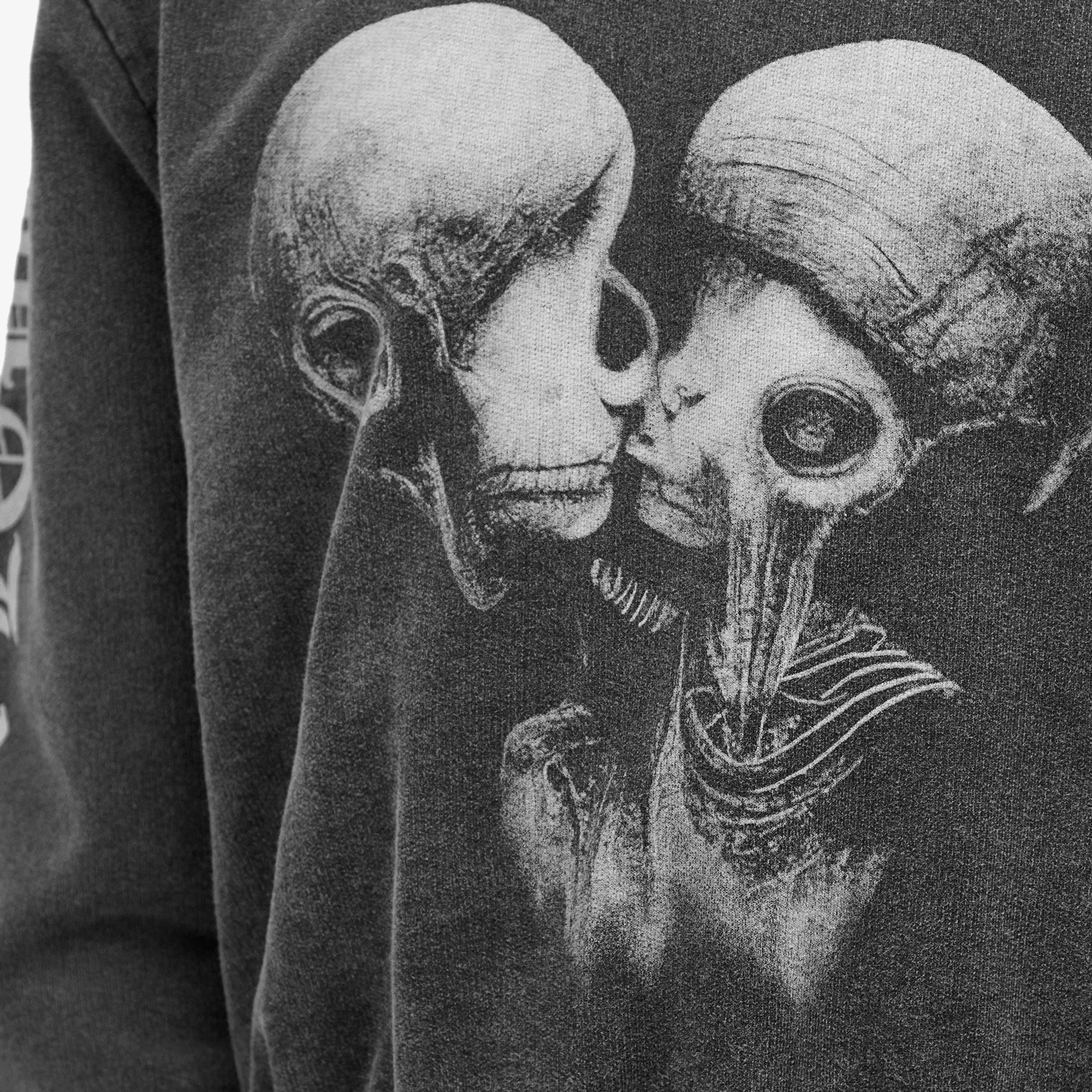 Han Kjobenhavn Men's Aliens Kissing Cropped Hoodie Dark Grey | M