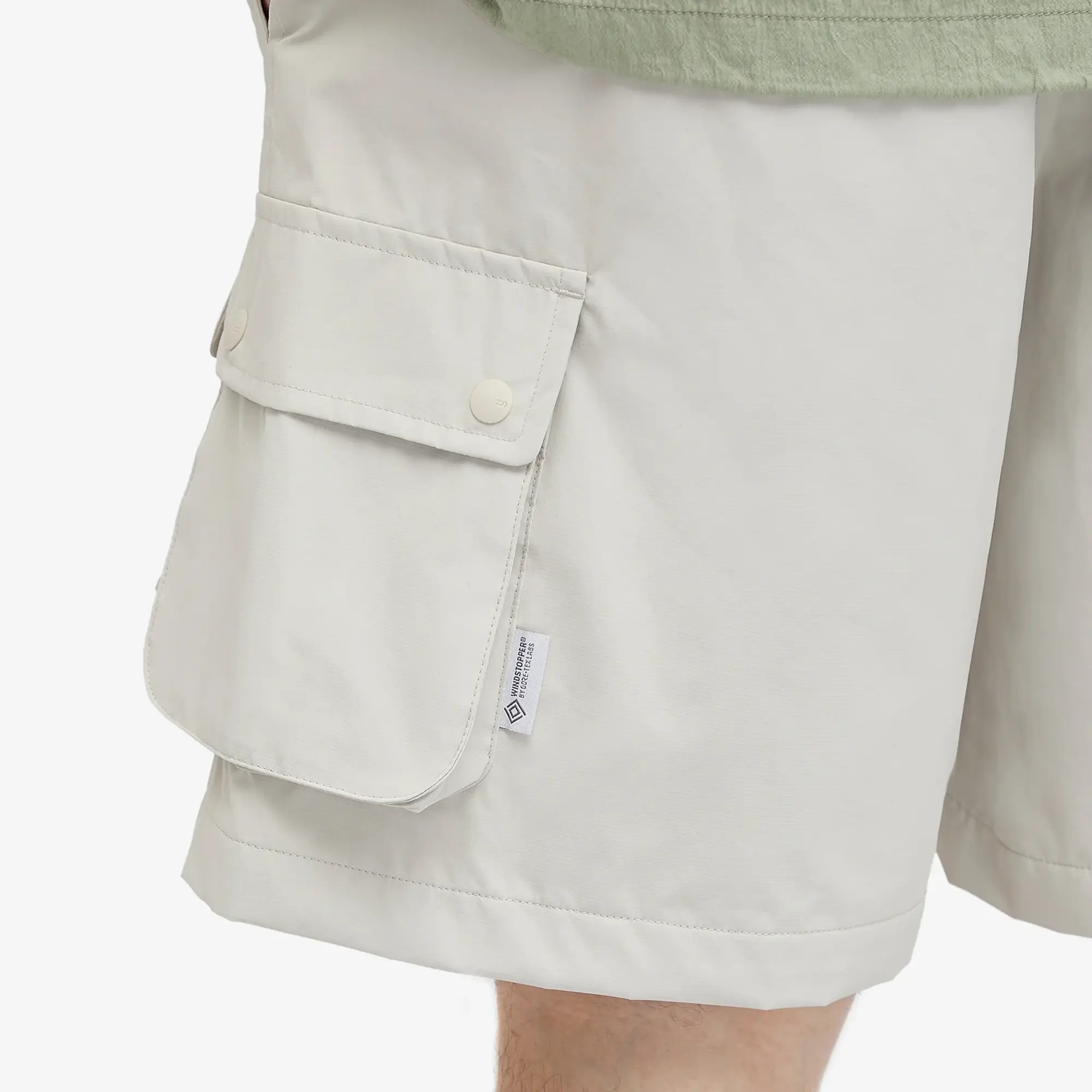DAIWA Men's Gore-Tex Windstopper Tech Hiker Mountain Shorts Ecru
