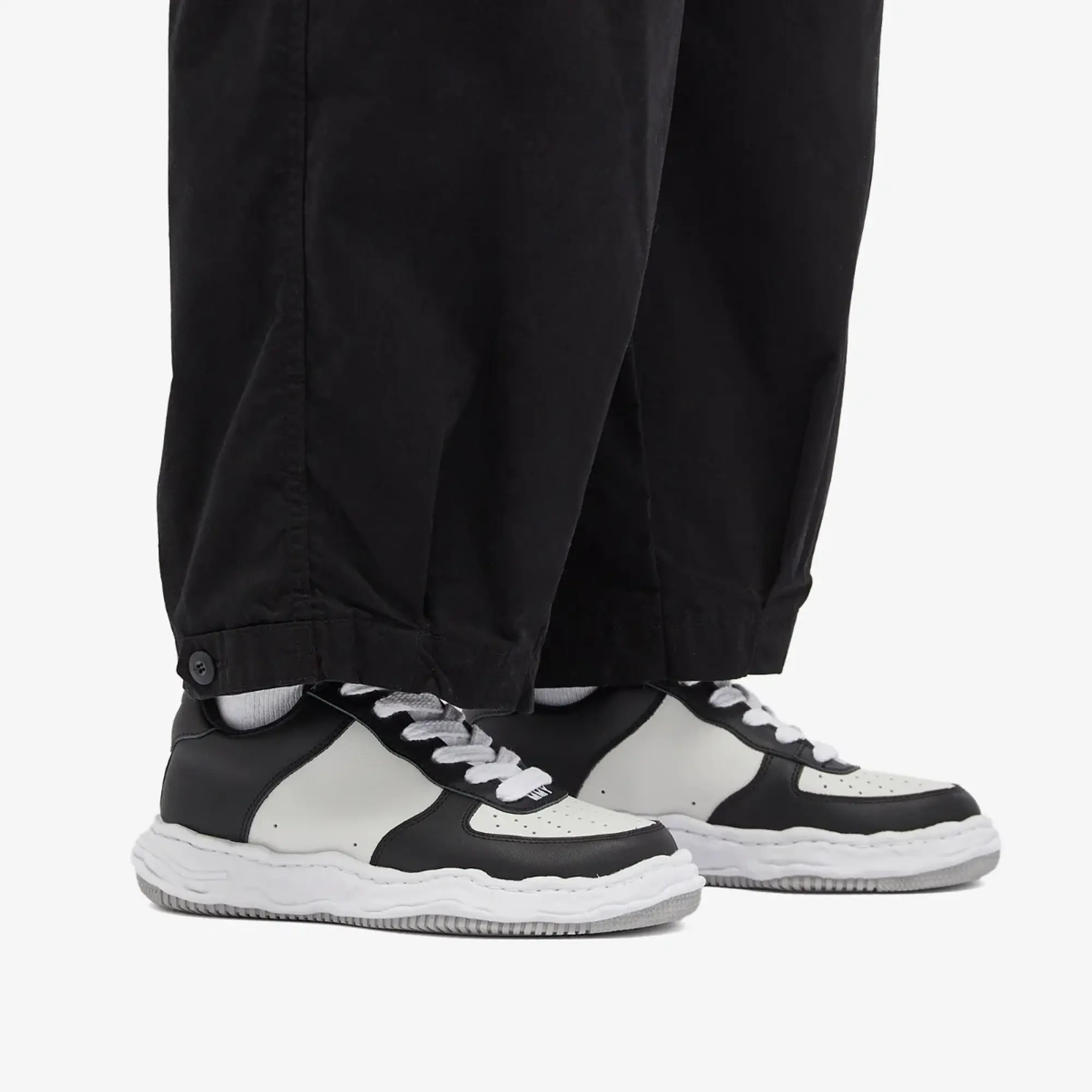 Maison MIHARA YASUHIRO Men's Wayne Low Original Sole Leather Sneaker Black/White